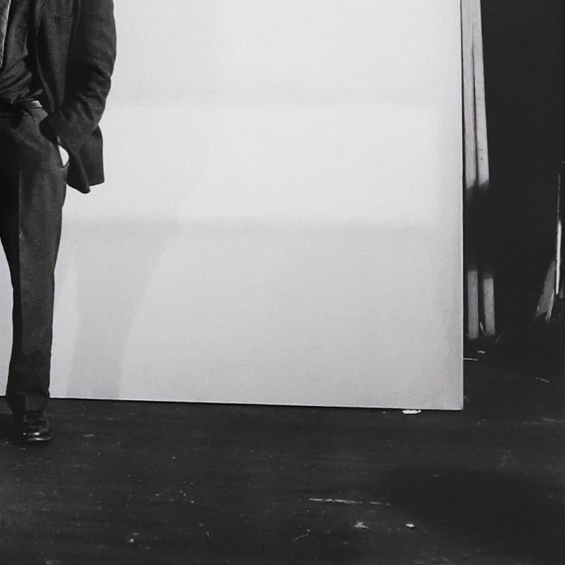 Mark Rothko 1961 - Ikonische abstrakt-expressionistische Künstlerfotografie im Angebot 4