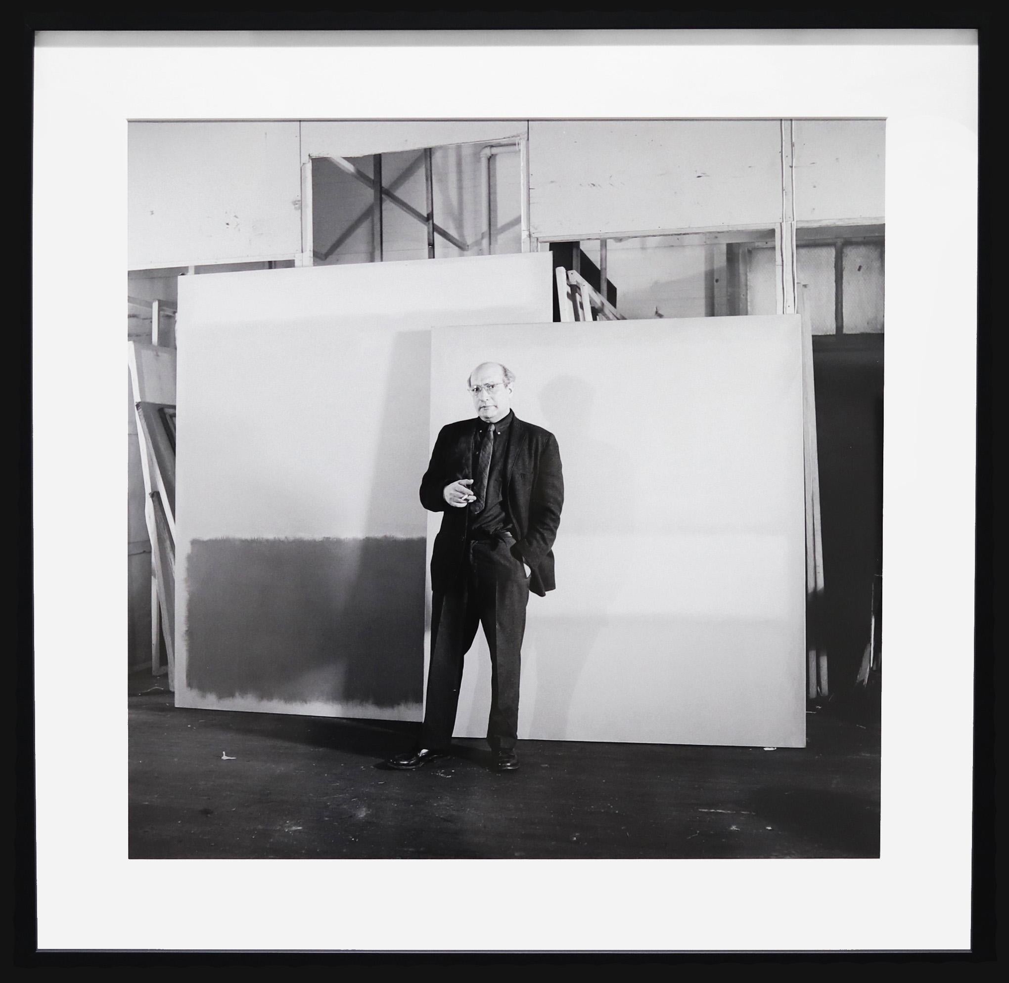 Ben Martin Black and White Photograph – Mark Rothko 1961 - Ikonische abstrakt-expressionistische Künstlerfotografie