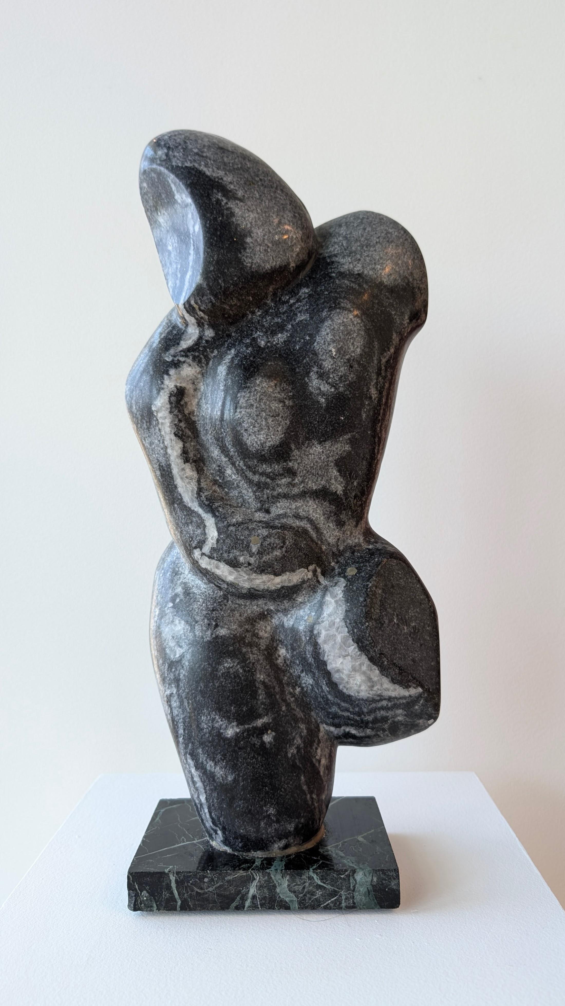Unbenannt (Grau), Figurative Sculpture, von Ben McLeod