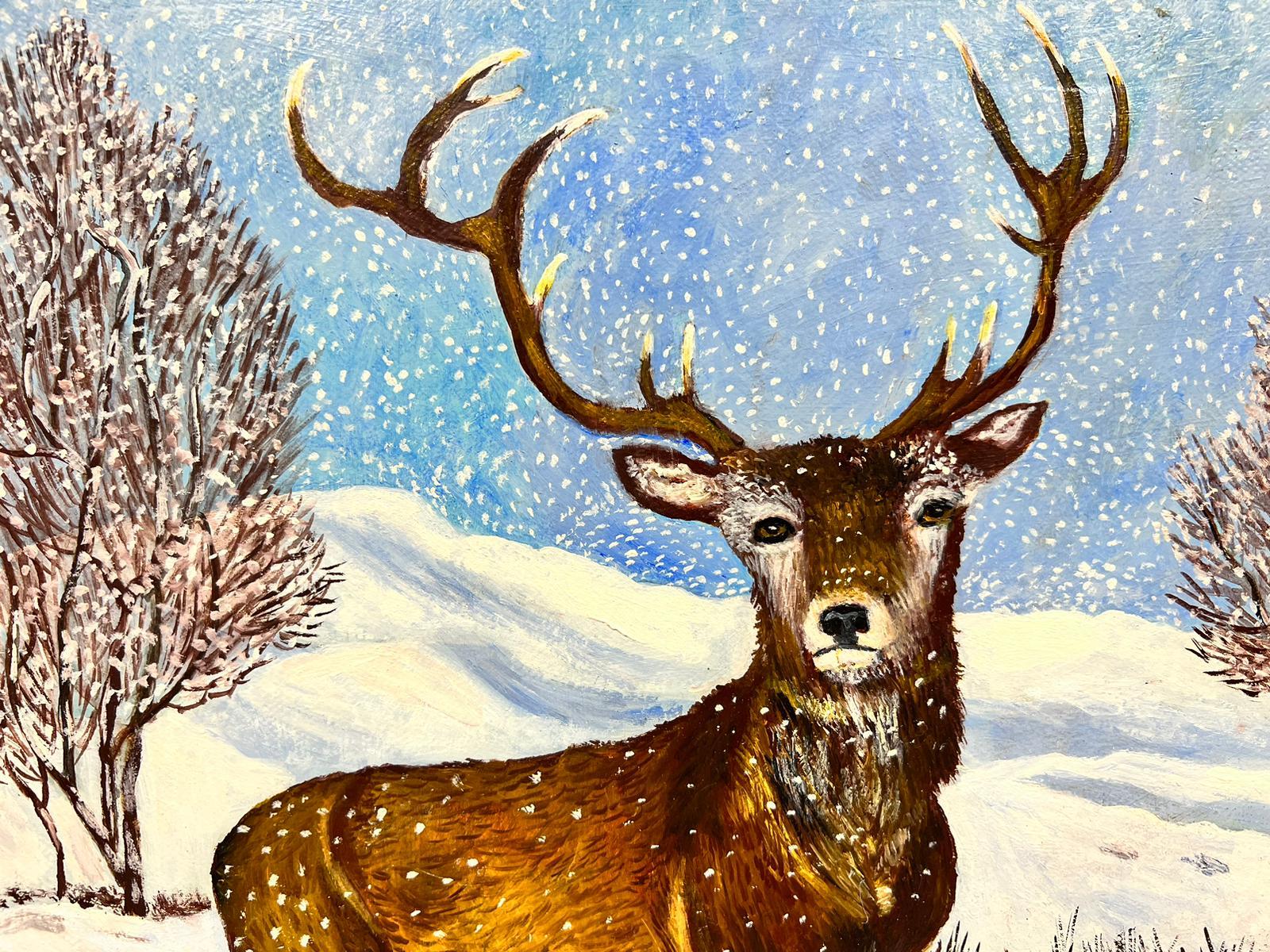 Pintura acrílica británica contemporánea Ciervo en la nieve - Animal Painting Gris de Ben Powell