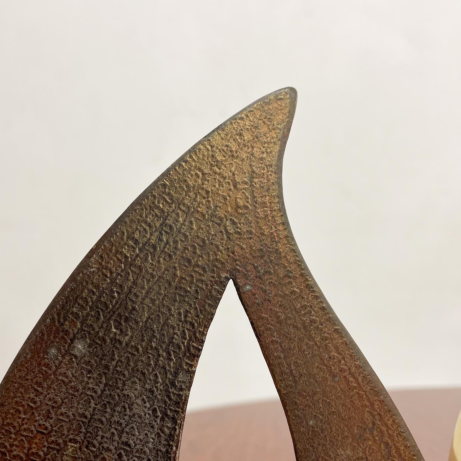 Ben Seibel for Jenfred Sculptural Brass Bookends Modern Tear Drop Flame, 1950s In Good Condition In Chula Vista, CA