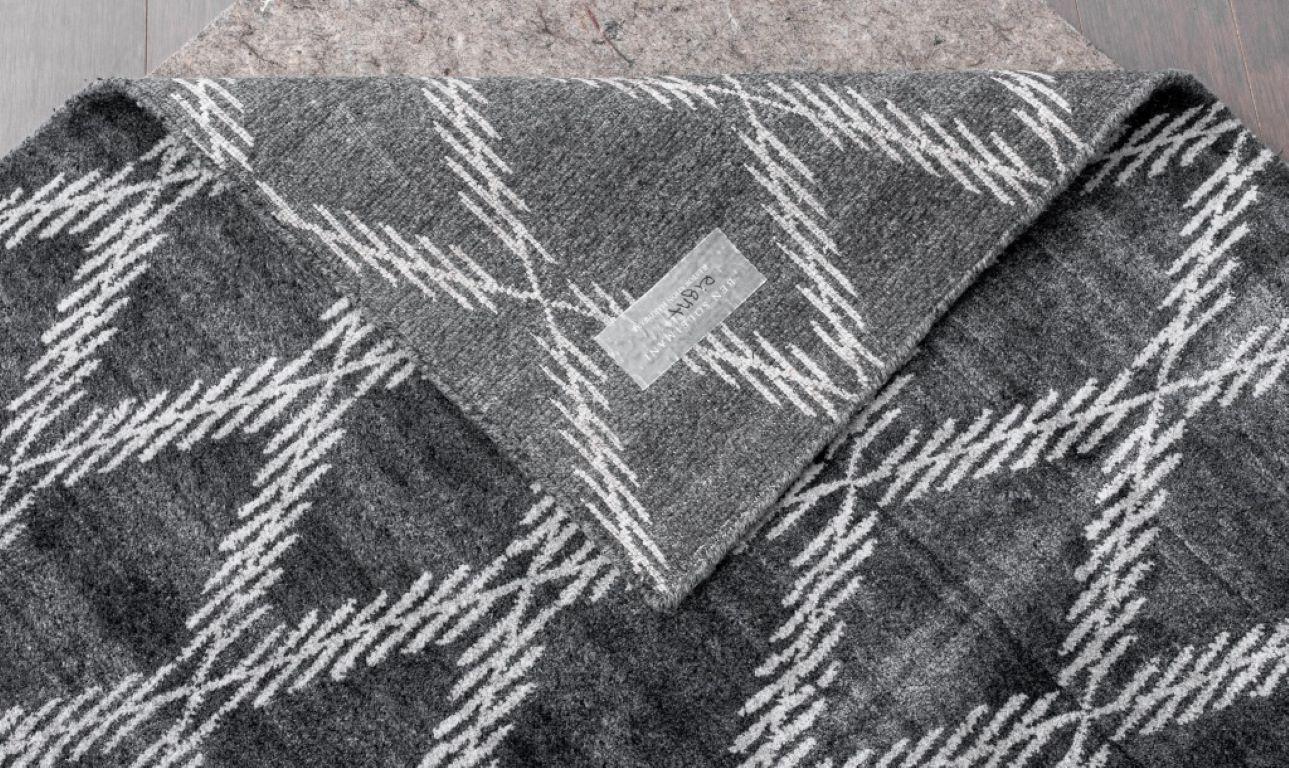 Ben Soleimani „Rama“ Teppich aus Eisenwollmischung (Wolle) im Angebot