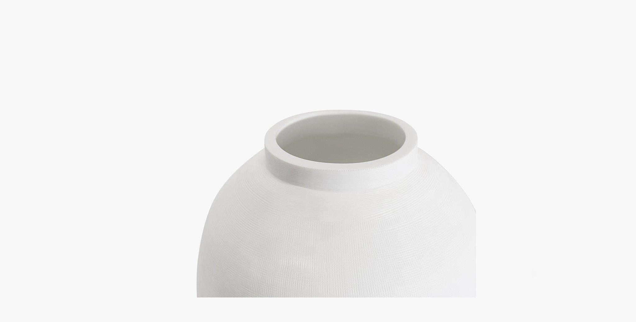 Ben Soleimani Tarro Handblown Vase in Opaque White - Large In Excellent Condition For Sale In West Hollywood, CA