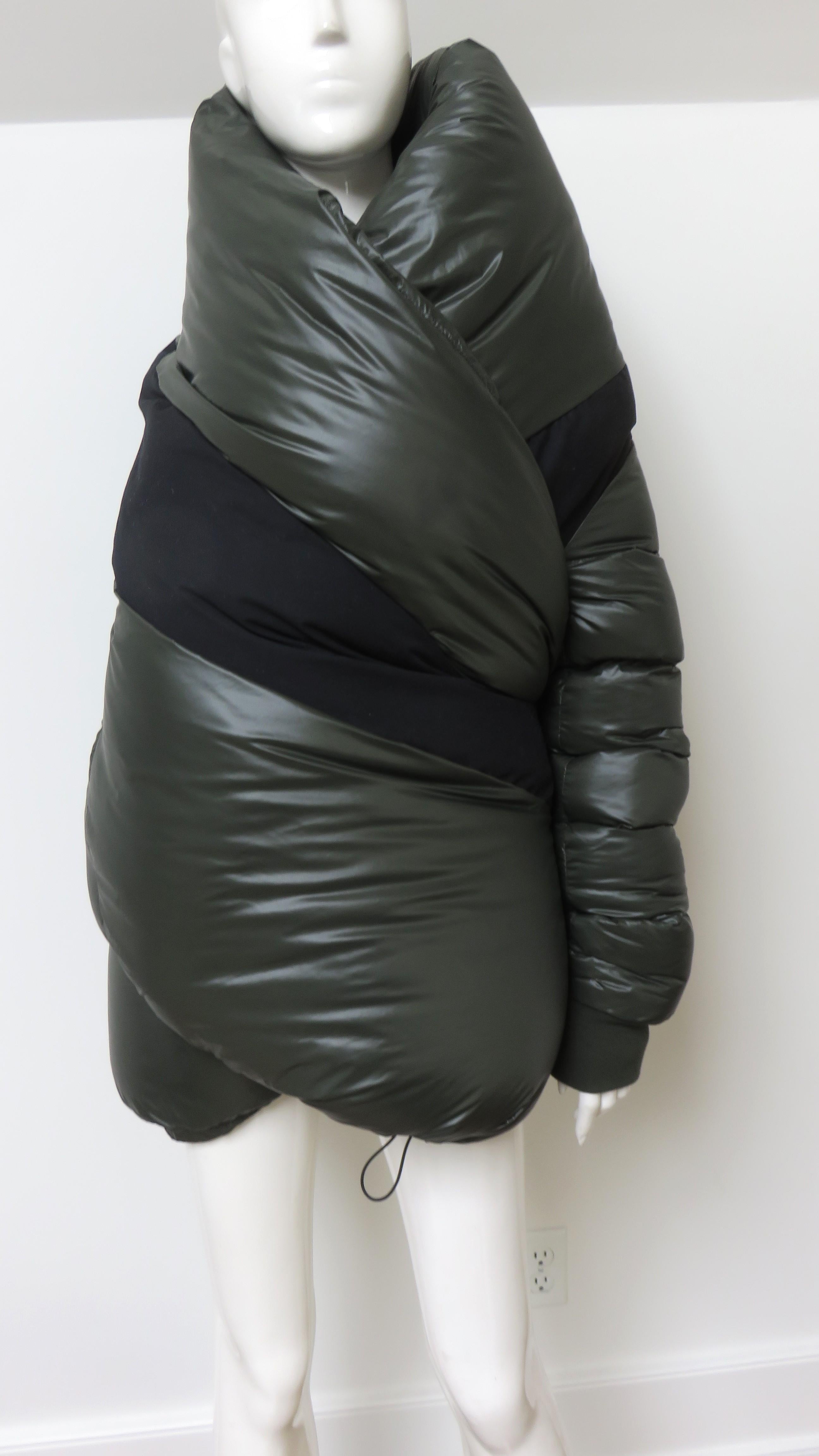 Ben Traverniti Unravel Project Wrap color Block Puffer Jacket Pour femmes en vente