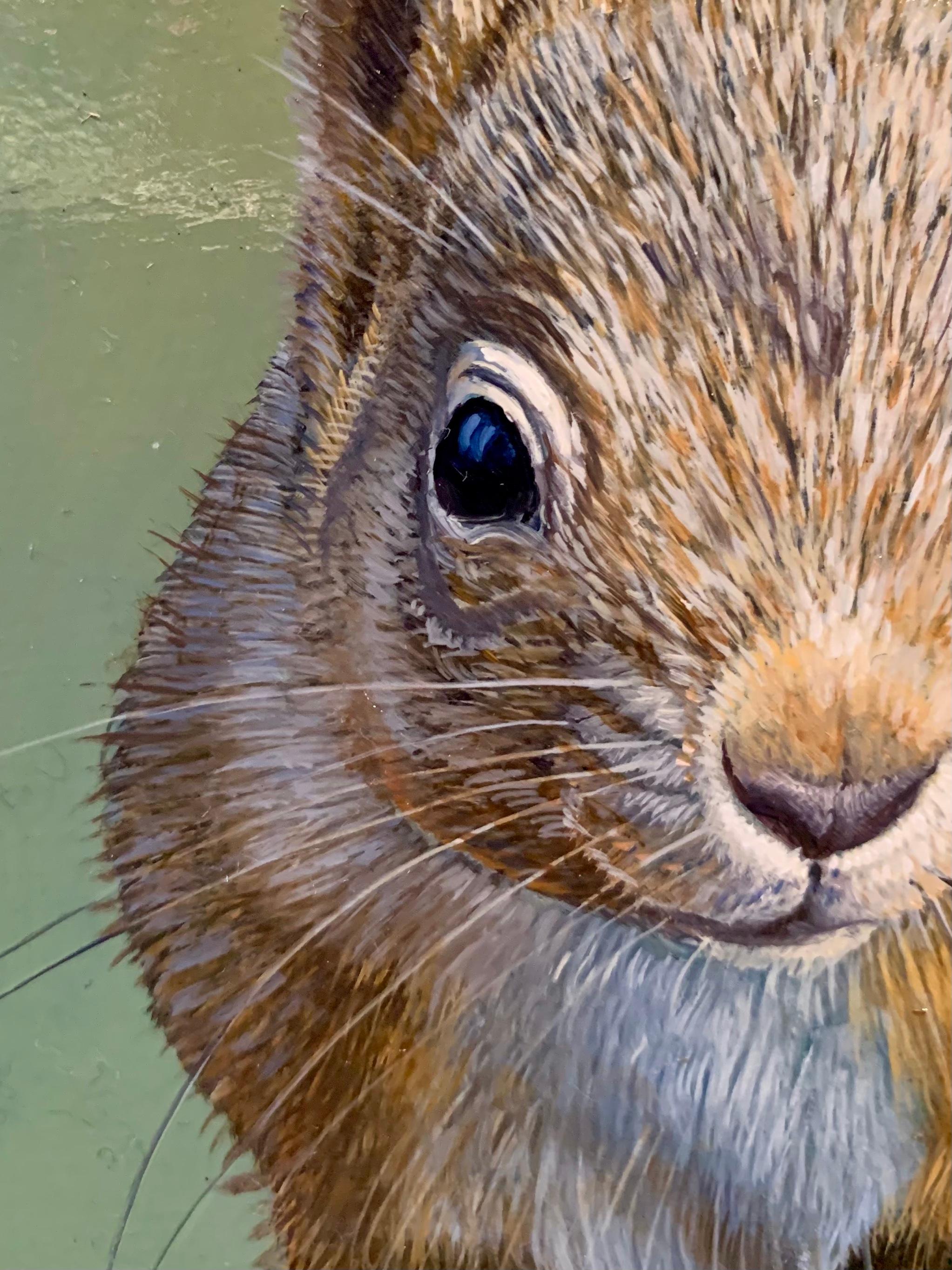 The End of the Road Fotorealistisches Gemälde eines roten Eichhörnchens auf einem Ast, grün im Angebot 3