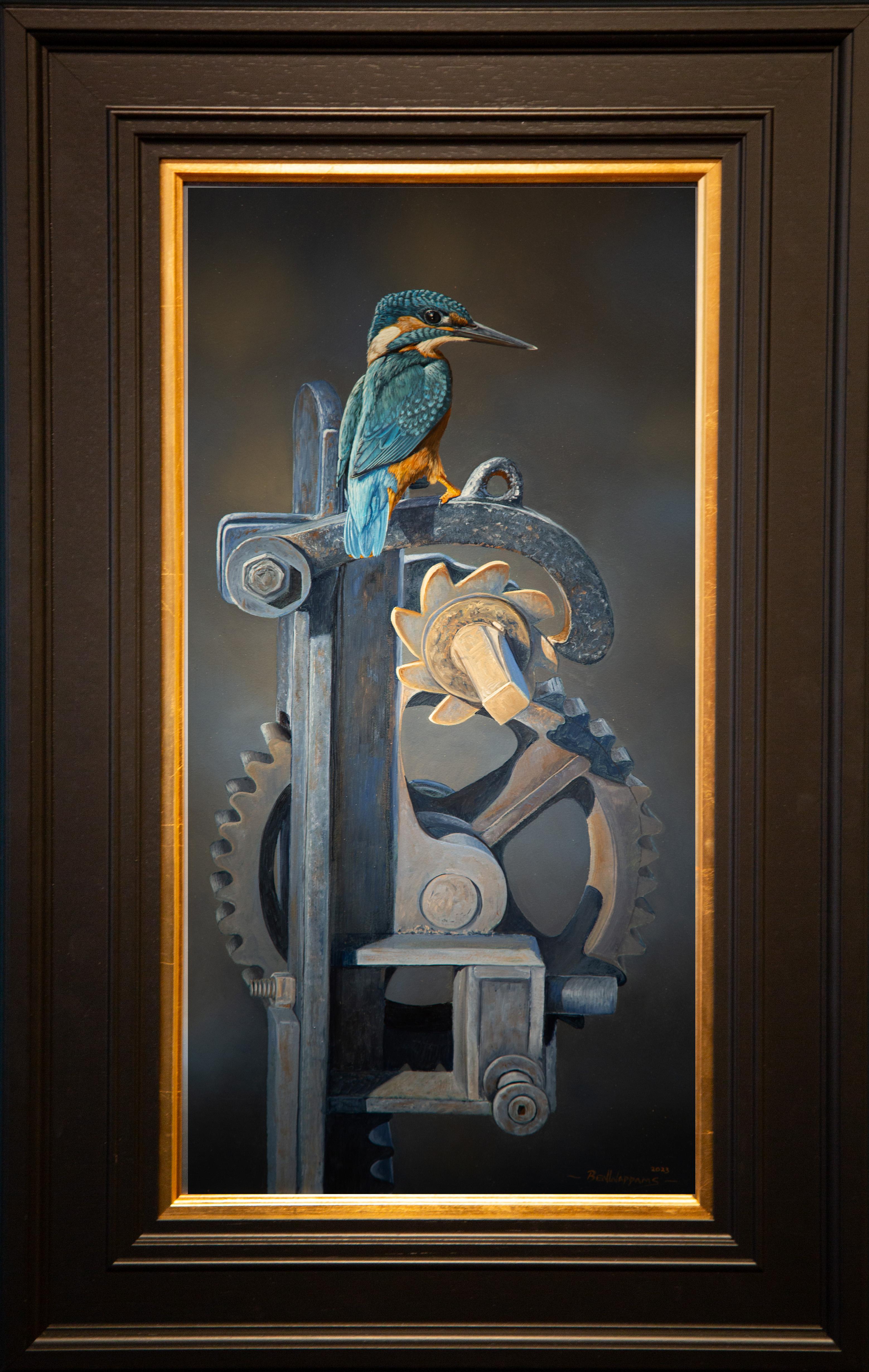 Kingfisher' Fotorealistisches Gemälde eines kleinen blauen Vogels auf einem Schleusentor, Vivid – Painting von Ben Waddams