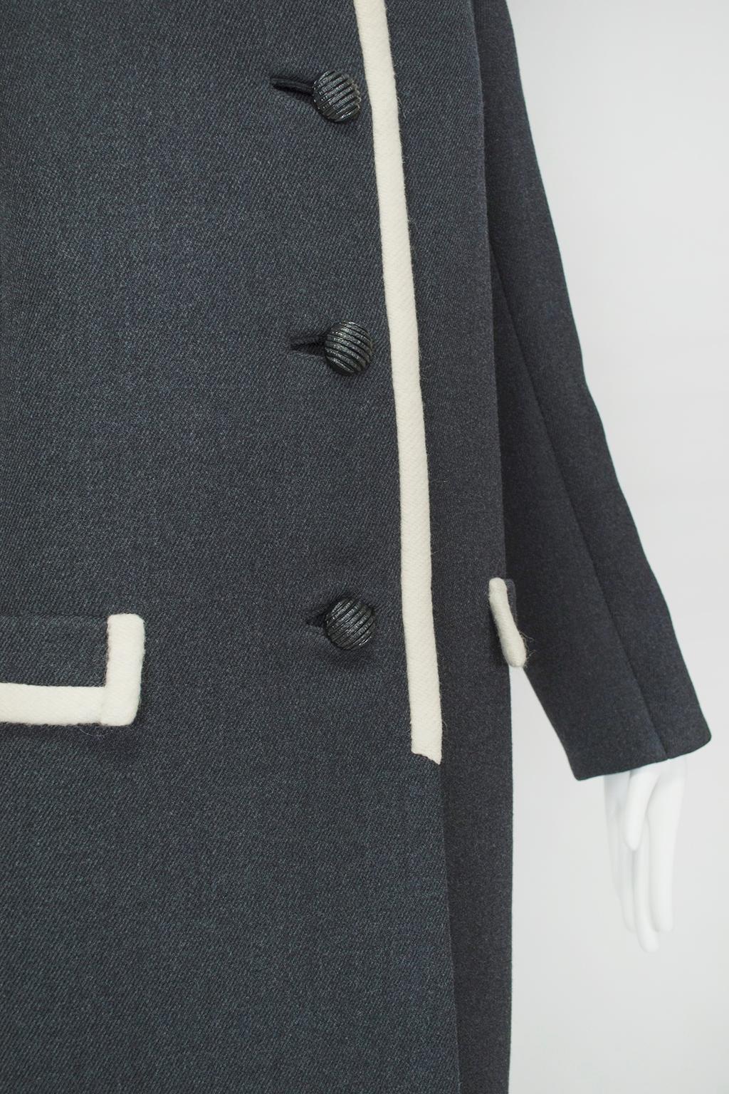 B Zuckerman Mod Jackie O Charcoal Wool Contrast Coat and Skirt Set - M-L, 1960s In Good Condition For Sale In Tucson, AZ