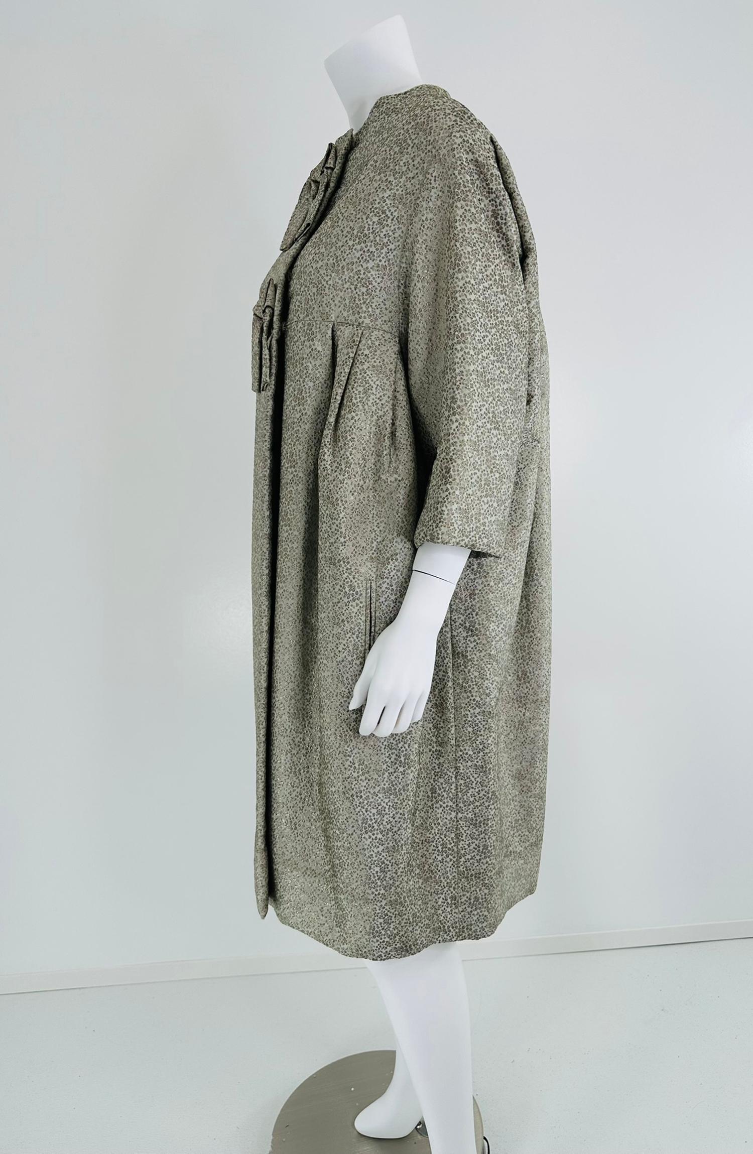 Ben Zuckerman Silver & Ice Blue Metallic Brocade 1950s Sac Back Evening Coat For Sale 6
