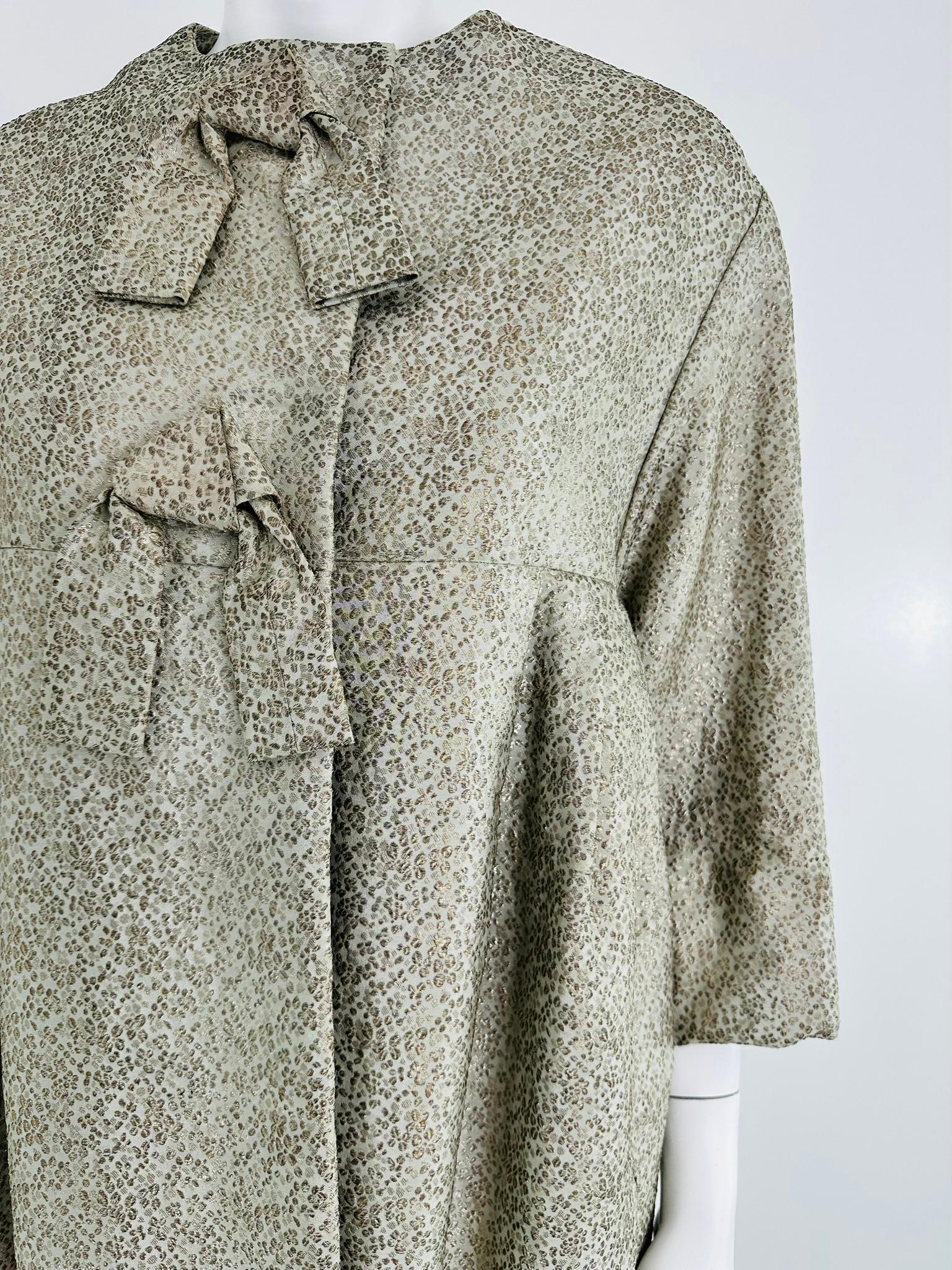Ben Zuckerman Silver & Ice Blue Metallic Brocade 1950s Sac Back Evening Coat For Sale 9
