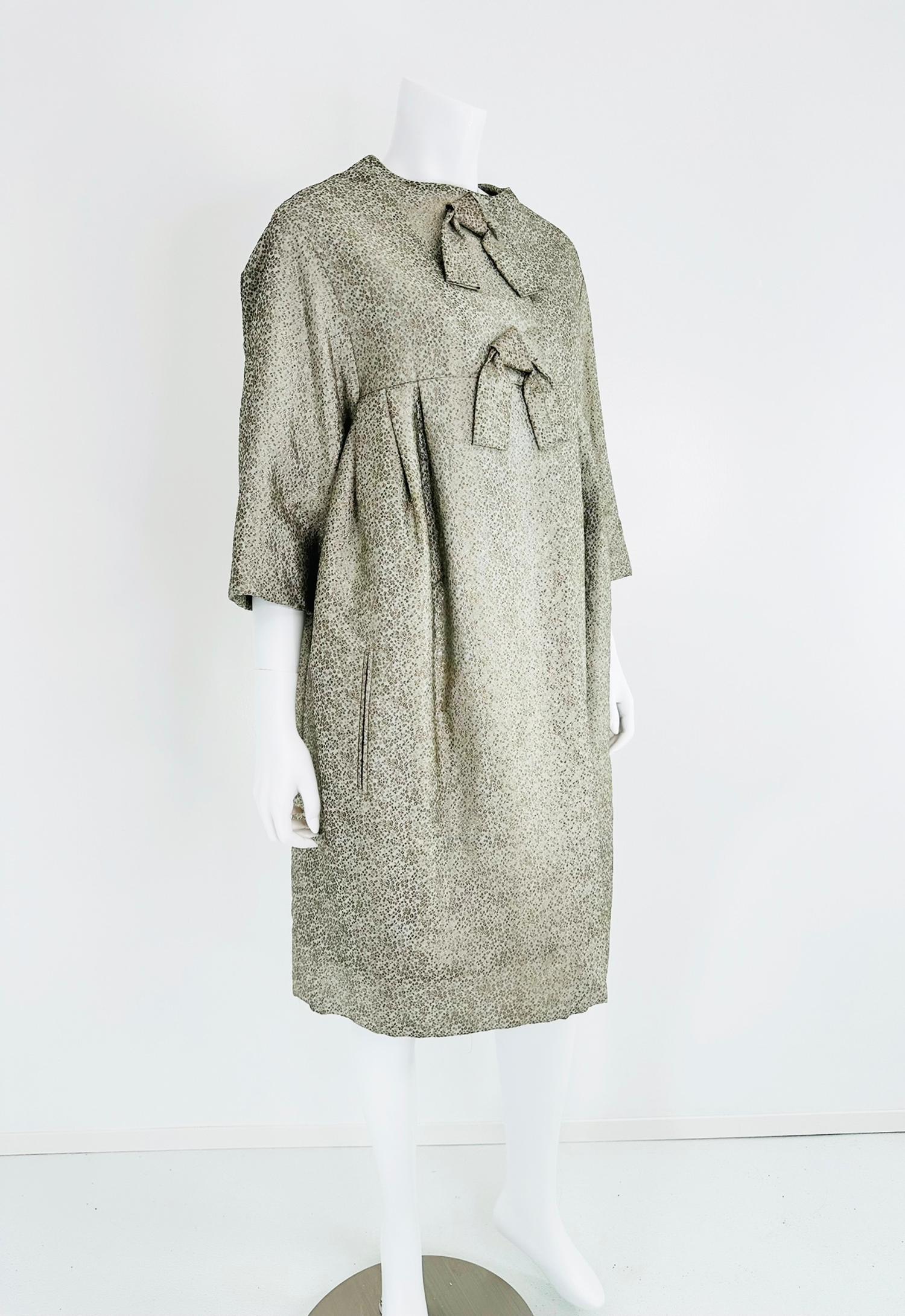 Ben Zuckerman Silver & Ice Blue Metallic Brocade 1950s Sac Back Evening Coat In Good Condition For Sale In West Palm Beach, FL