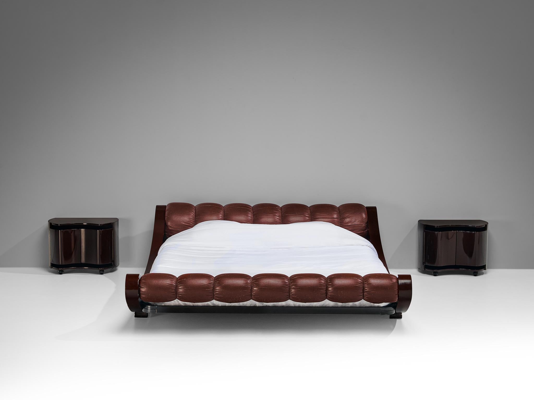 Leather Benatti Bed Room Set with 'Boomerang' Queen Bed and 'Aiace' Nightstands  For Sale