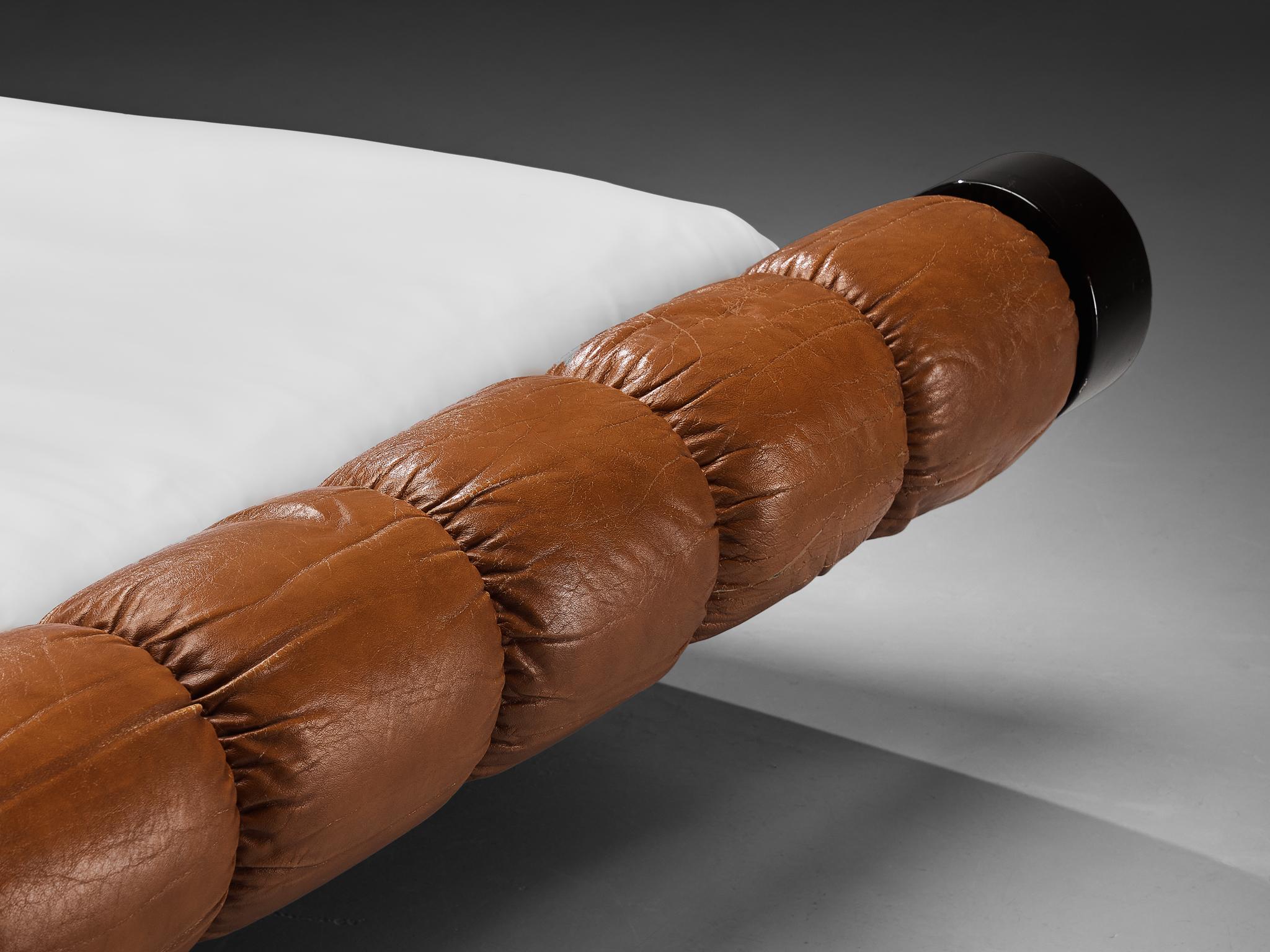 Benatti 'Boomerang' Queen Bed in Cognac Leather and Brown Lacquered Wood For Sale 1