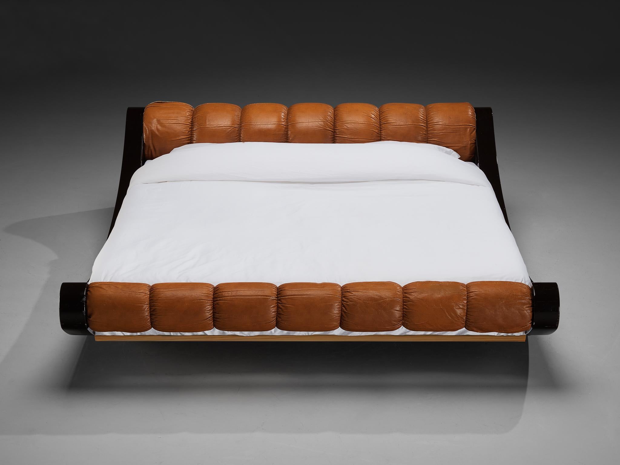 Benatti 'Boomerang' Queen Bed in Cognac Leather and Brown Lacquered Wood For Sale 3