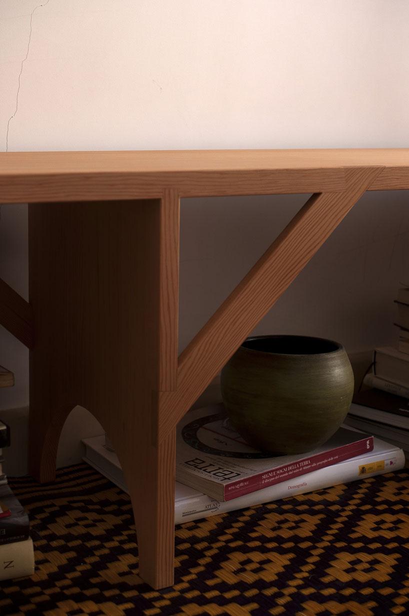 Spanish handcrafted Shaker style Bench  from Oregon pine For Sale