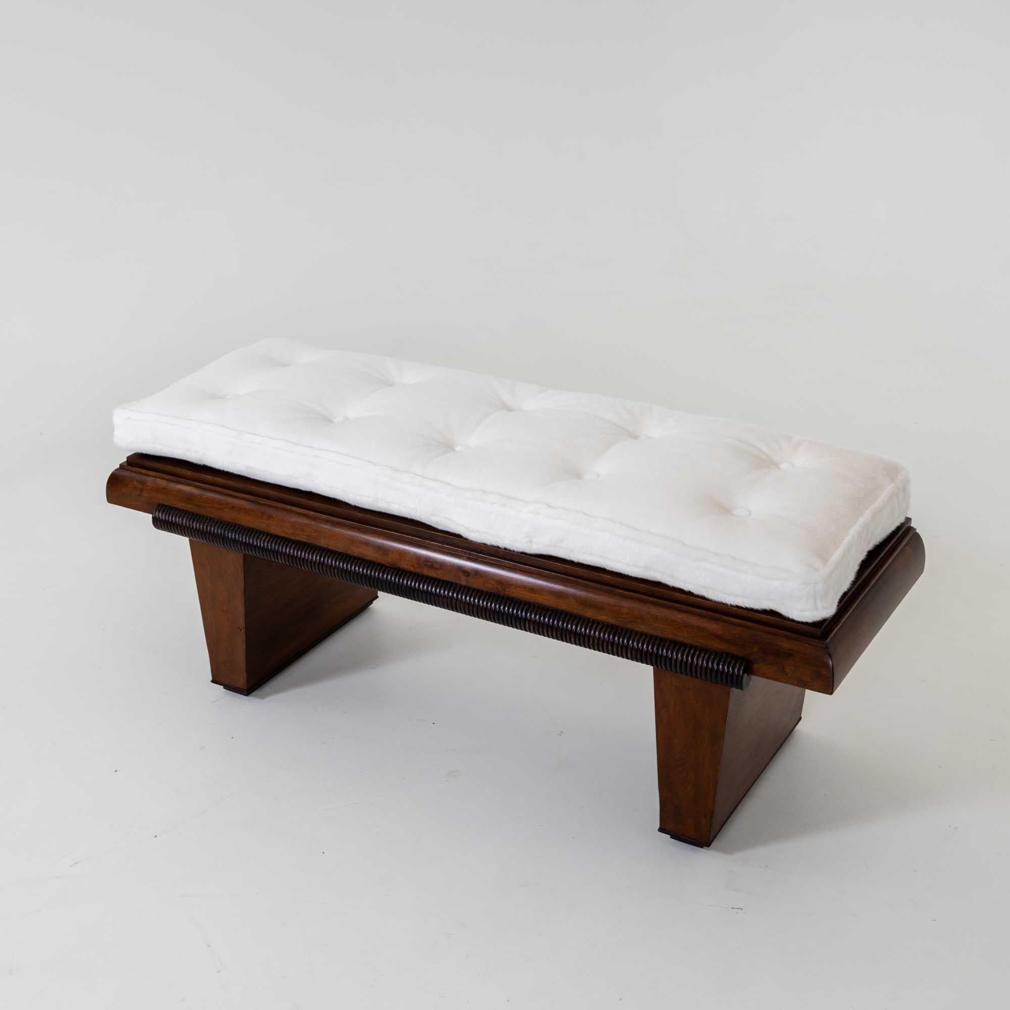 Italian Modernist bench attributed to Paolo Buffa.
Reupholstered cushion, crafted from walnut.