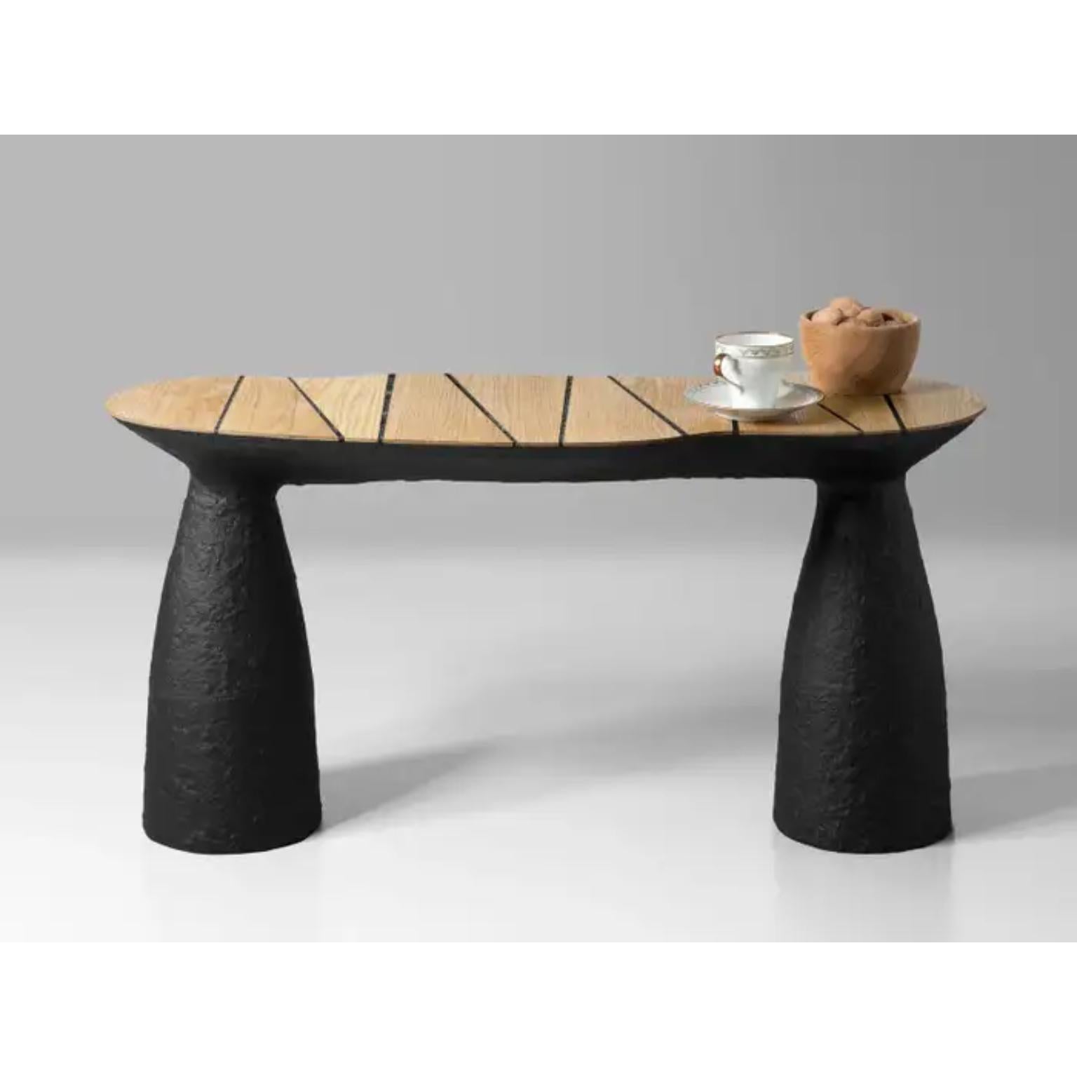 Banc de Donatas Zukauskas
Dimensions : D 32 x L 85 x H 43 cm.
MATERIAL : Chêne et matériaux mixtes.

Donatas Žukauskas
Bonjour, je m'appelle Donatas Žukauskas, je suis architecte d'intérieur. Je suis diplômée de l'Académie des beaux-arts de Vilnius
