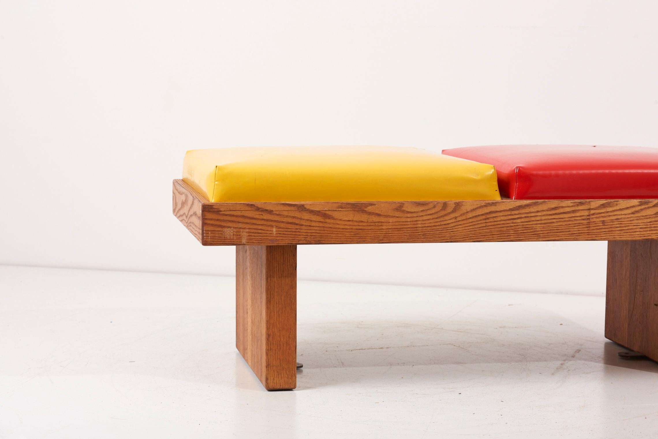 Mid-20th Century Bench by Harvey Probber in Ketchup / Mustard in Oak, USA 1960s For Sale
