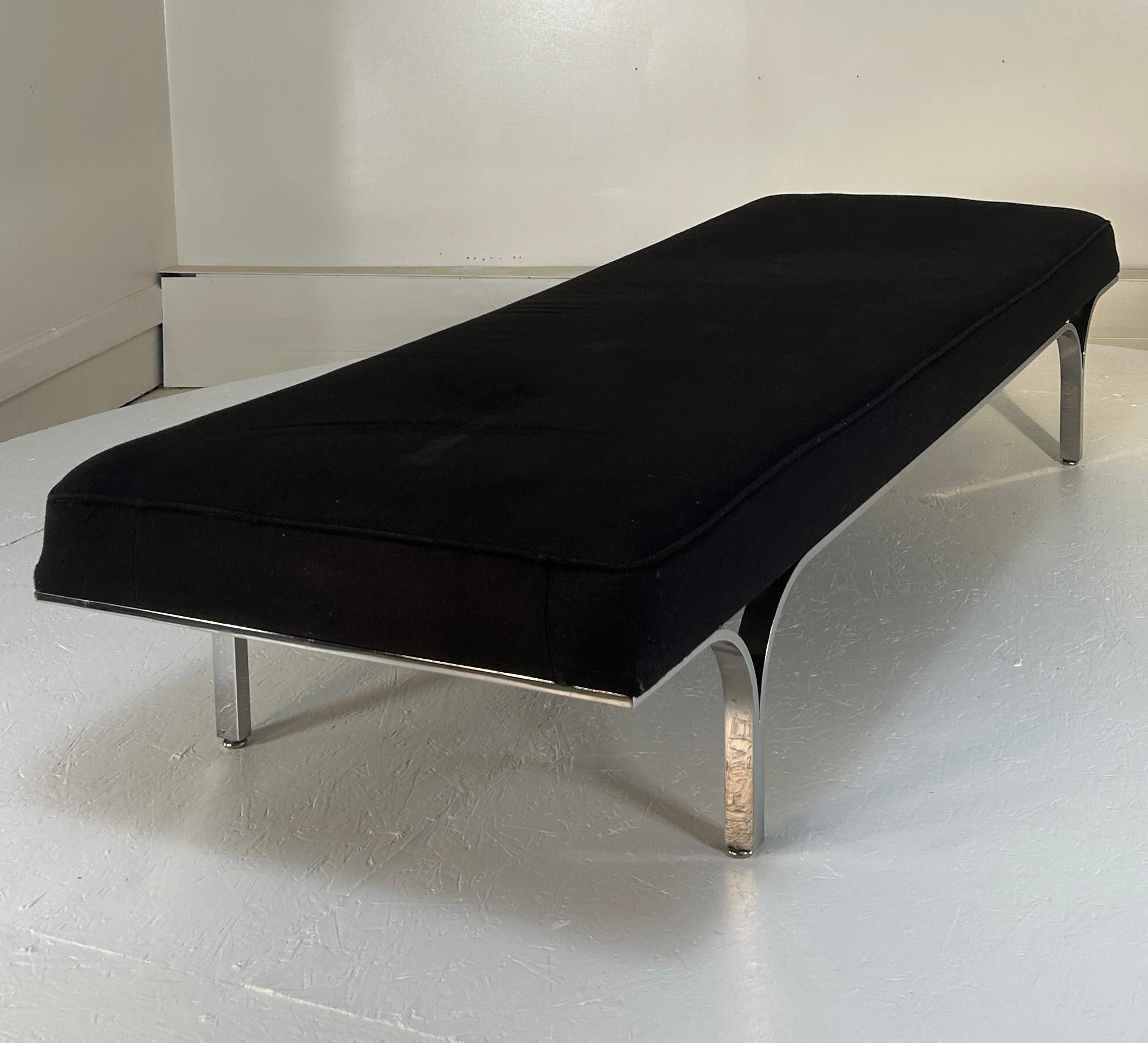 Banc en acier inoxydable de Laverne Originals en vente 4