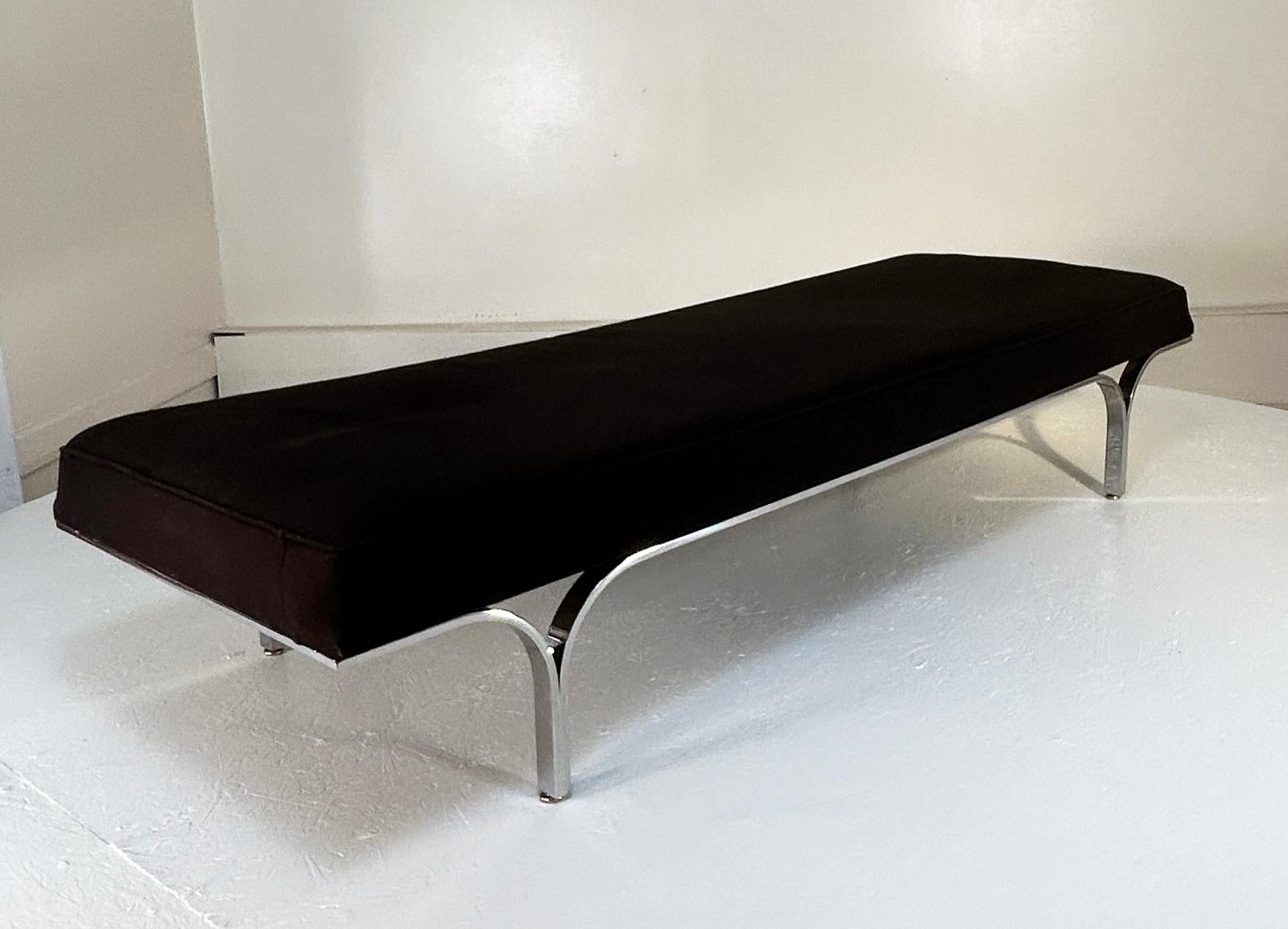 Acier inoxydable Banc en acier inoxydable de Laverne Originals en vente