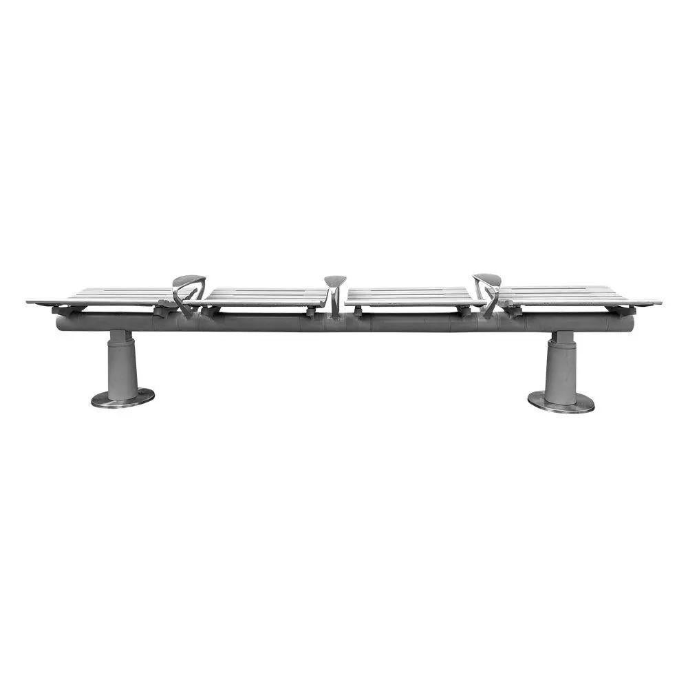 Découvrez un savoir-faire intemporel avec le banc d'Oswaldo Borsani pour Tecno. Conçue par le légendaire Borsani à la fin du XXe siècle, cette pièce emblématique incarne l'intersection de l'élégance et de la fonctionnalité. Connu pour son approche