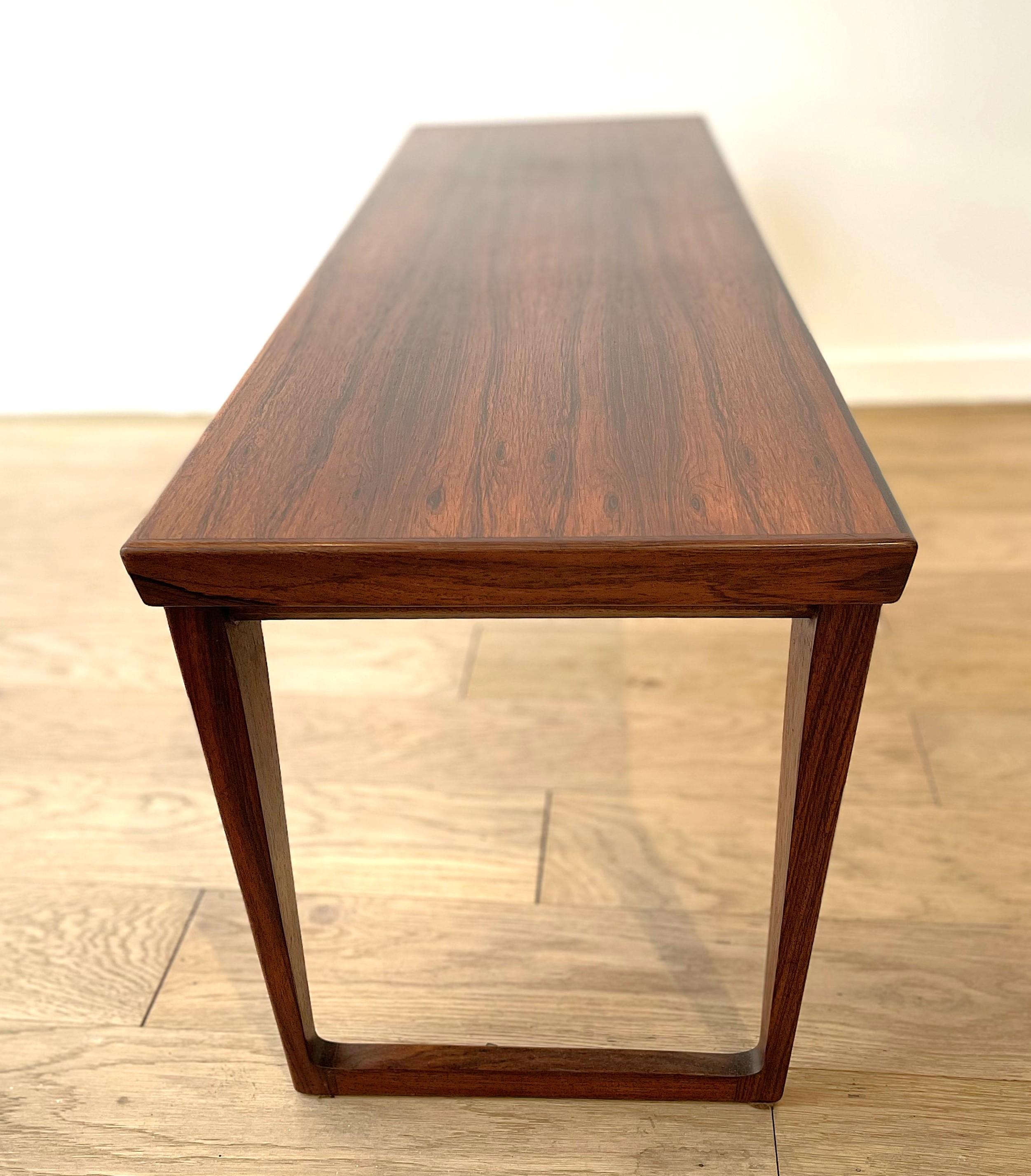 Couchtisch/Bank und Schrank aus Palisanderholz von Kai Kristiansen (Holz) im Angebot