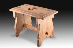 Bench. Elm wood. 17th century.