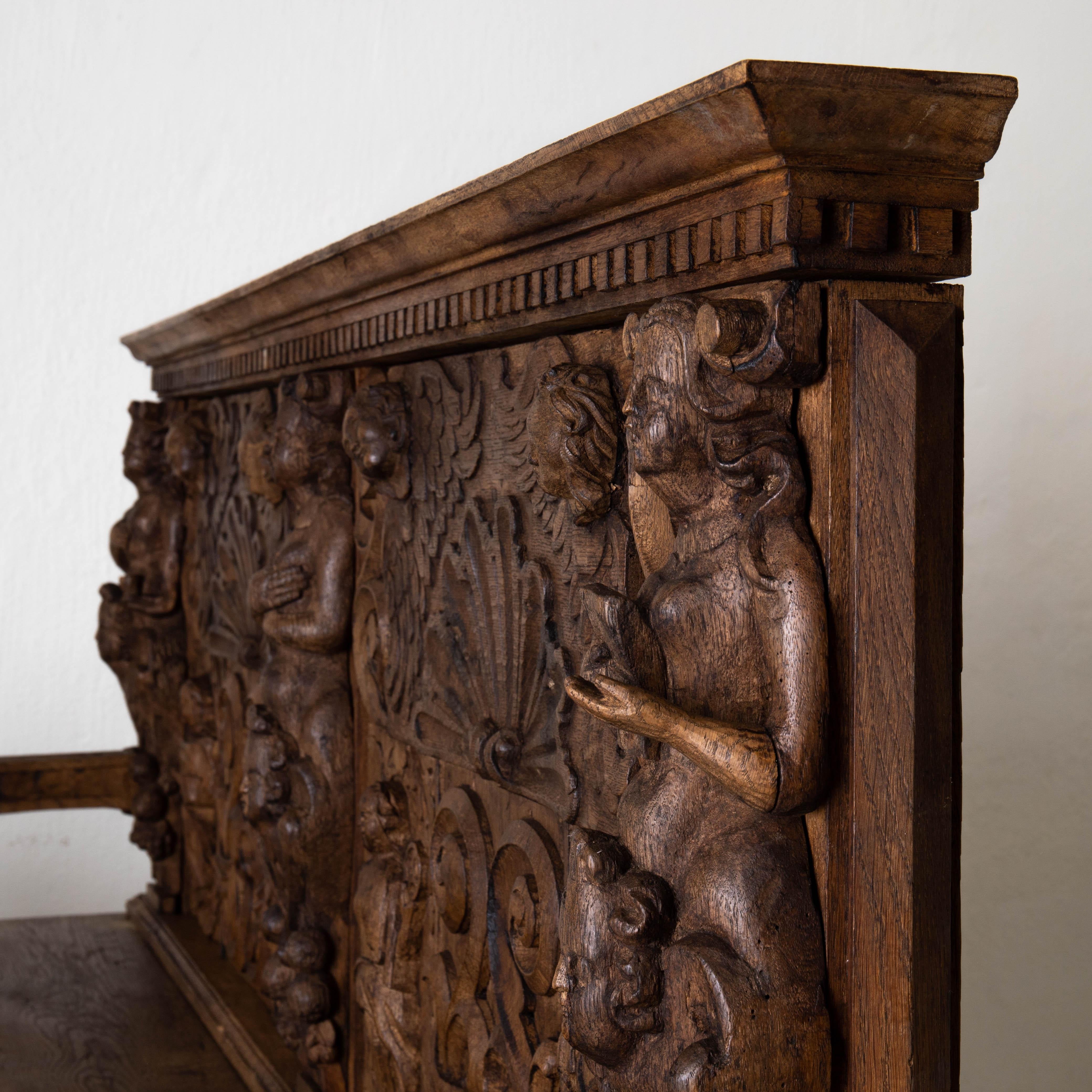 Banc sculpté européen du XVIIIe siècle - Europe rare en vente 8