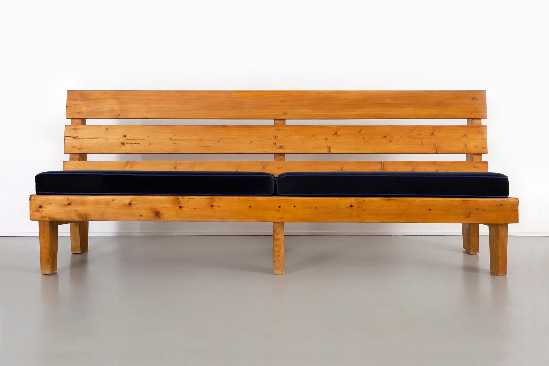 Bench

Designed by Charlotte Perriand for Marie Blanche Hotel, Méribel

France, circa 1950s

reupholstered in mohair and leather and pine

Measure: 32 ¾” H x 83” W x 32” D x seat 17 ¾” H.