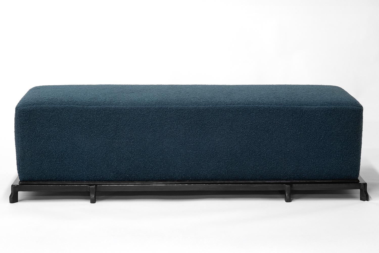 Sculpté Banc géométrique en acier noirci Modernity Contemporary en vente