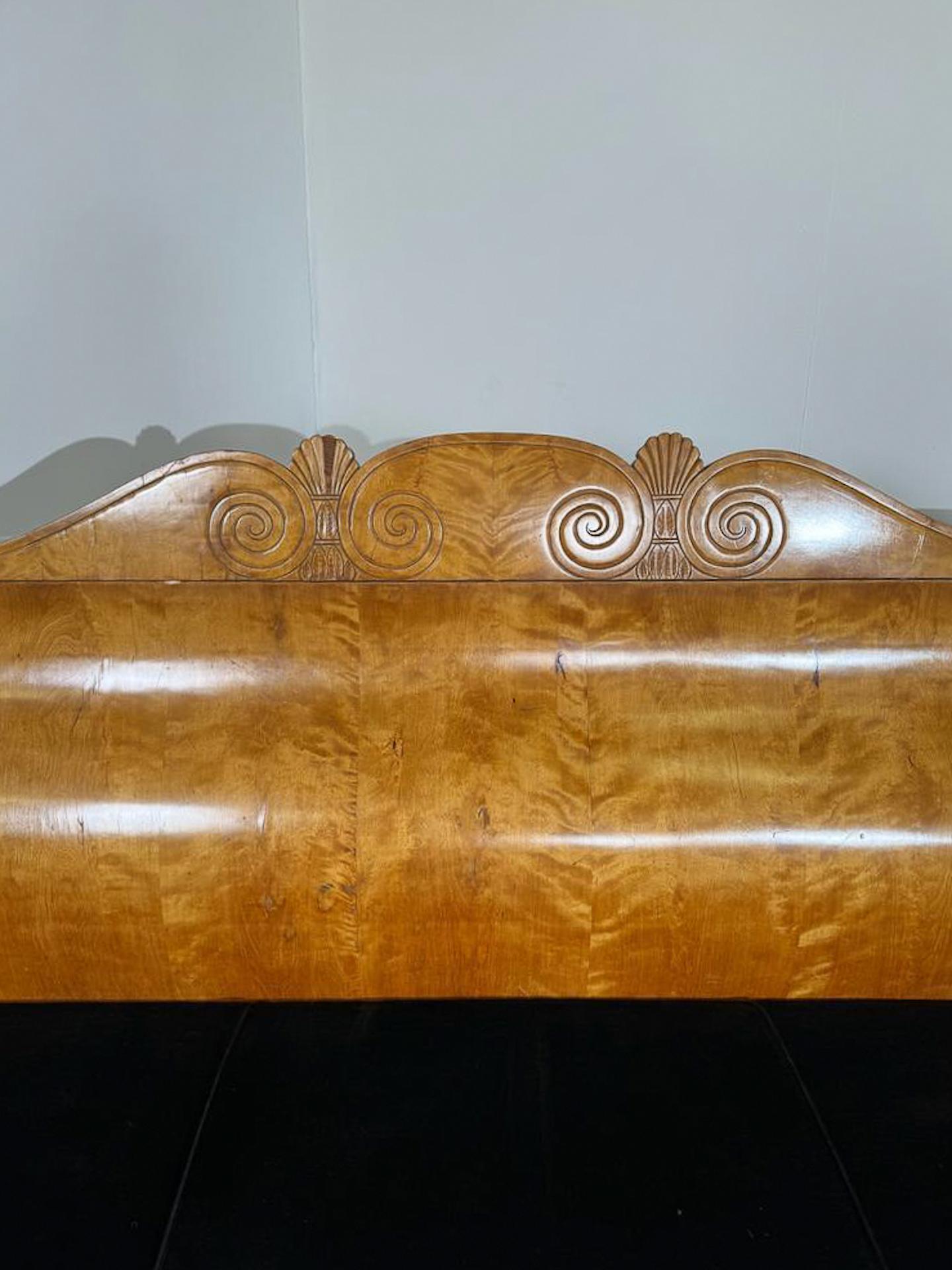Bench in Birch Veneer, Russia, Early 19th Century For Sale 4