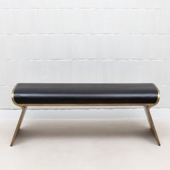 Banc en Oak Oak noir avec pieds en laiton Patina Bronze par Kifu Paris