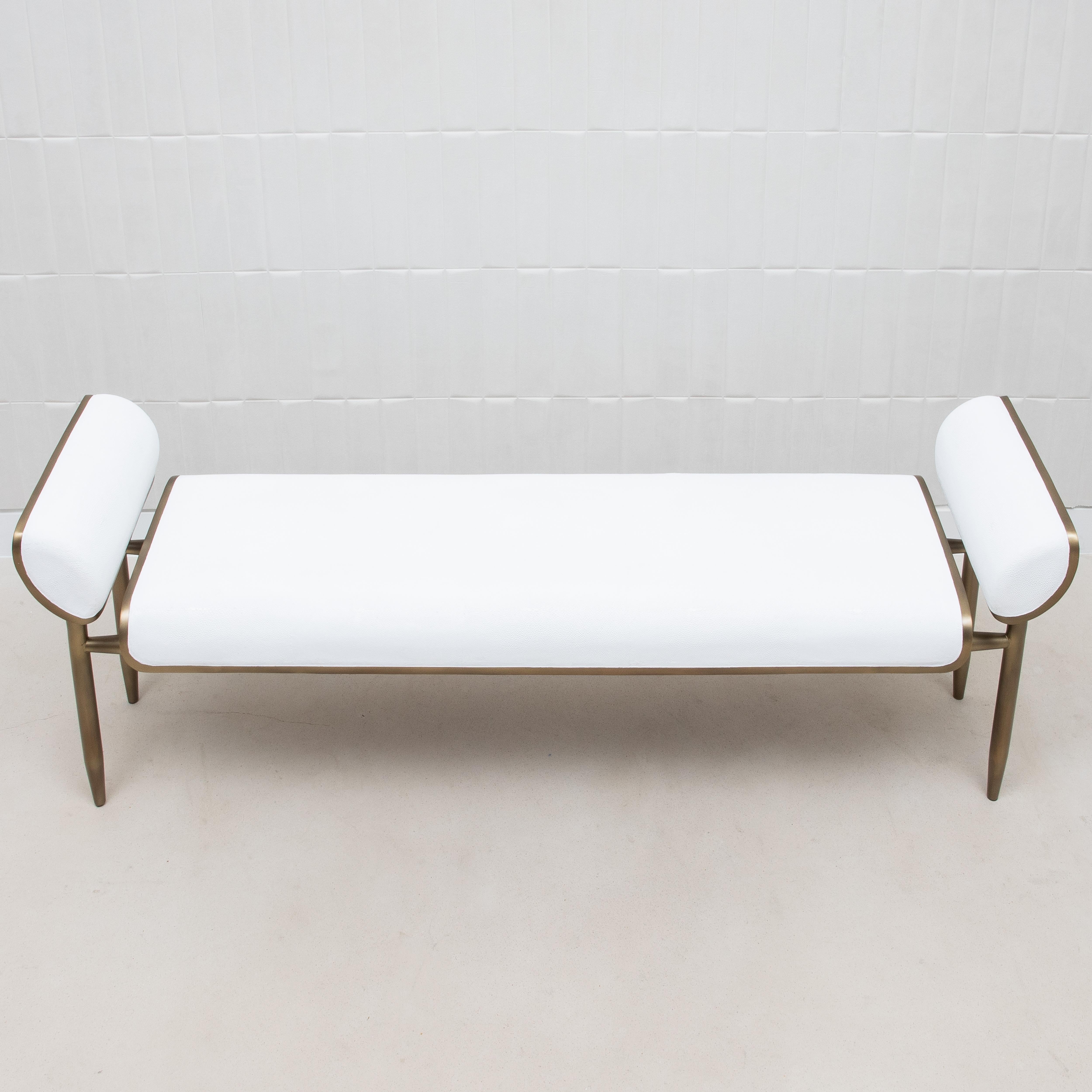 Art déco Banc en galuchat noir et laiton patiné bronze par Kifu Paris en vente
