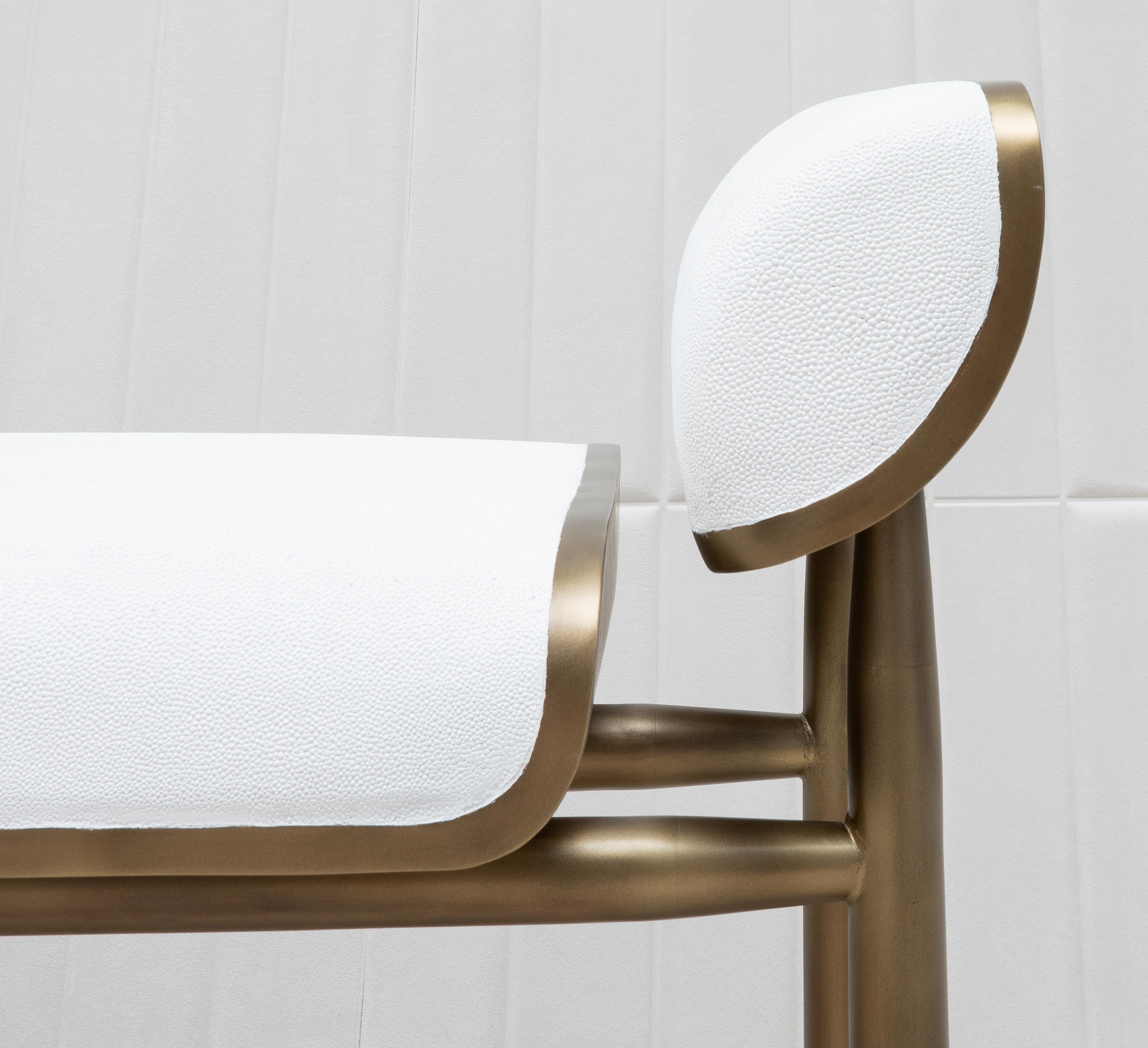 Philippin Banc en galuchat noir et laiton patiné bronze par Kifu Paris en vente