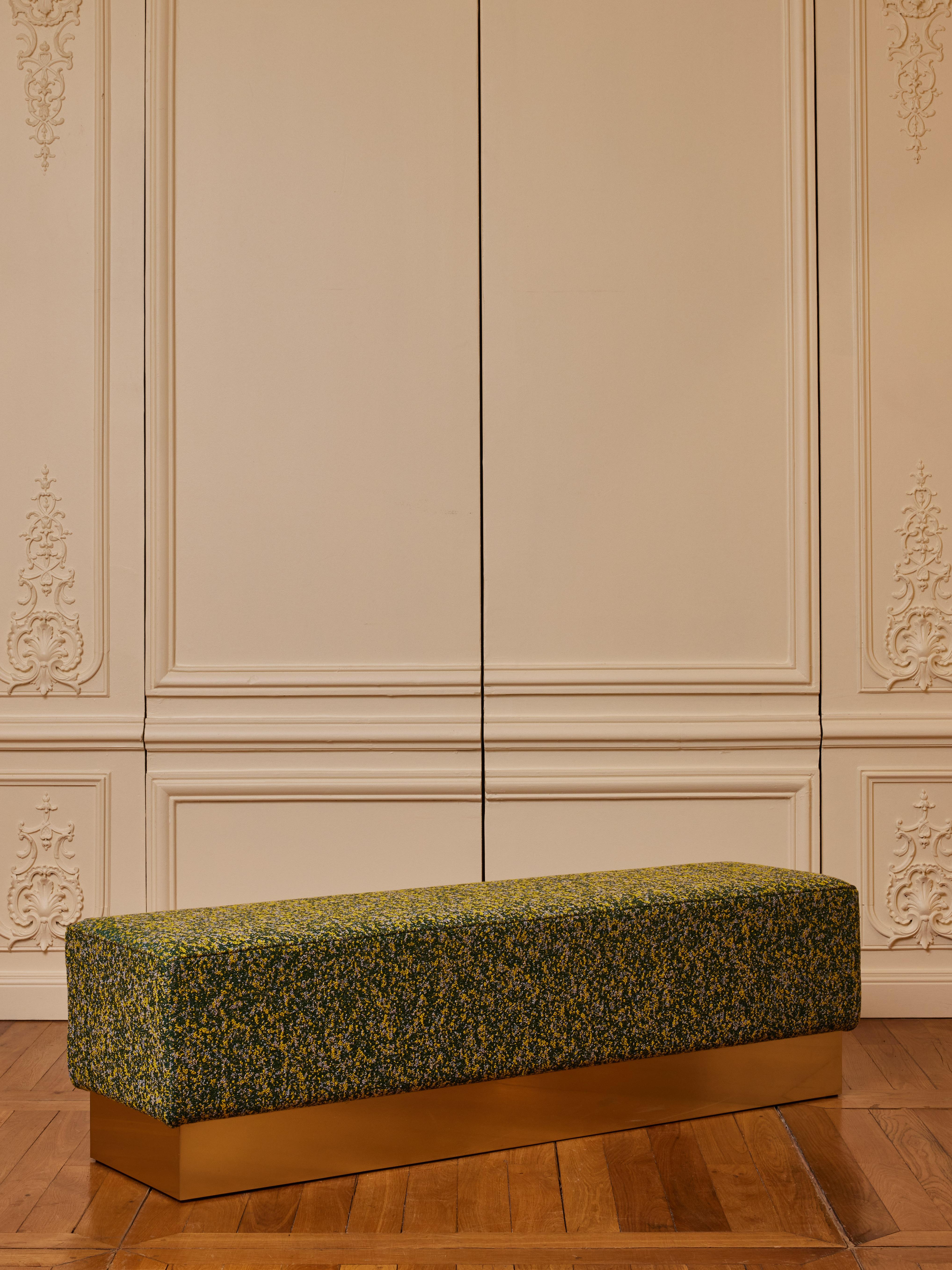 Bench with brass base with seating upholstered with a bouclette fabric.
Creation by Studio Glustin.
France, 2024.