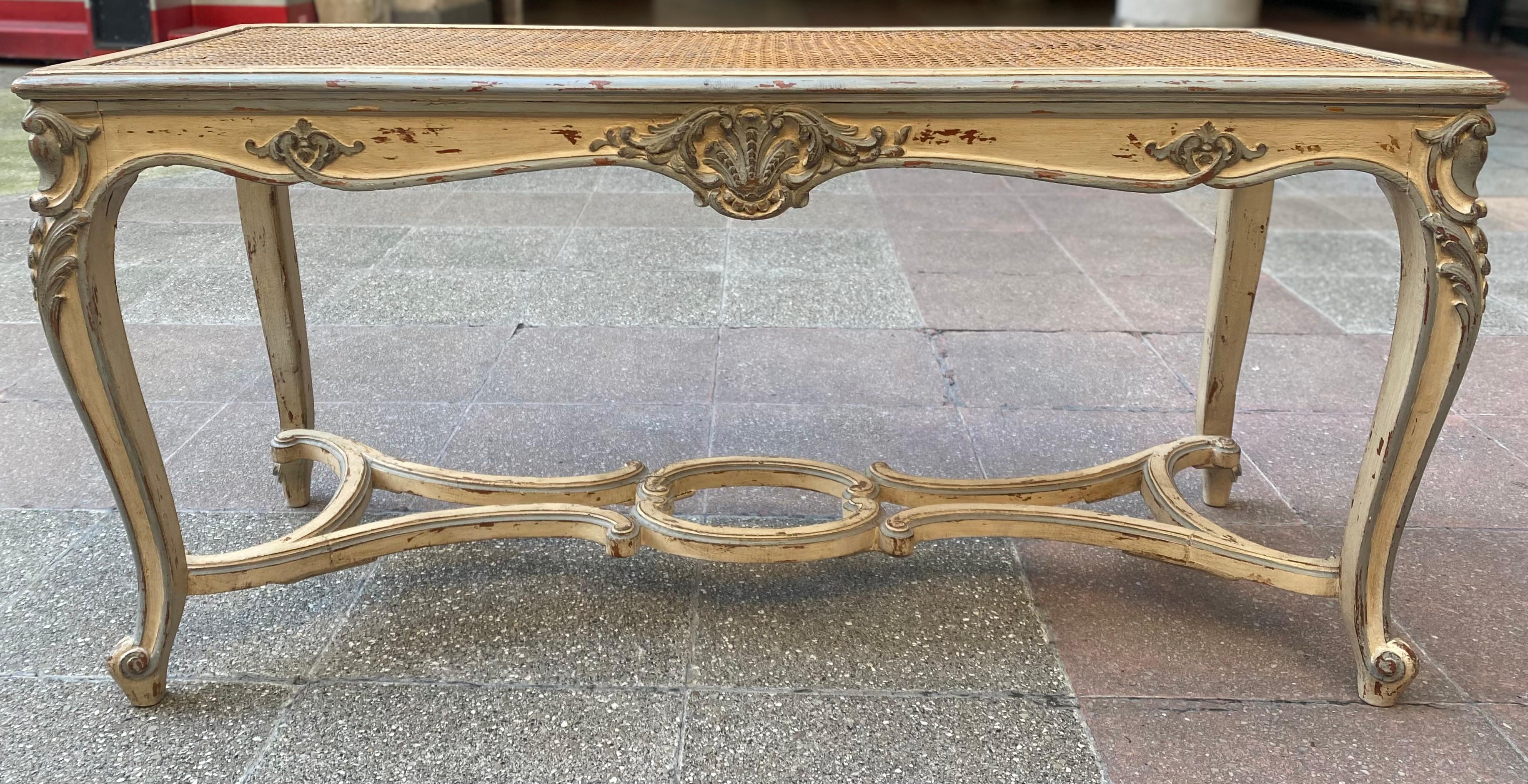 Bench in Cane and Lacquered Wood In Distressed Condition For Sale In Saint ouen, FR