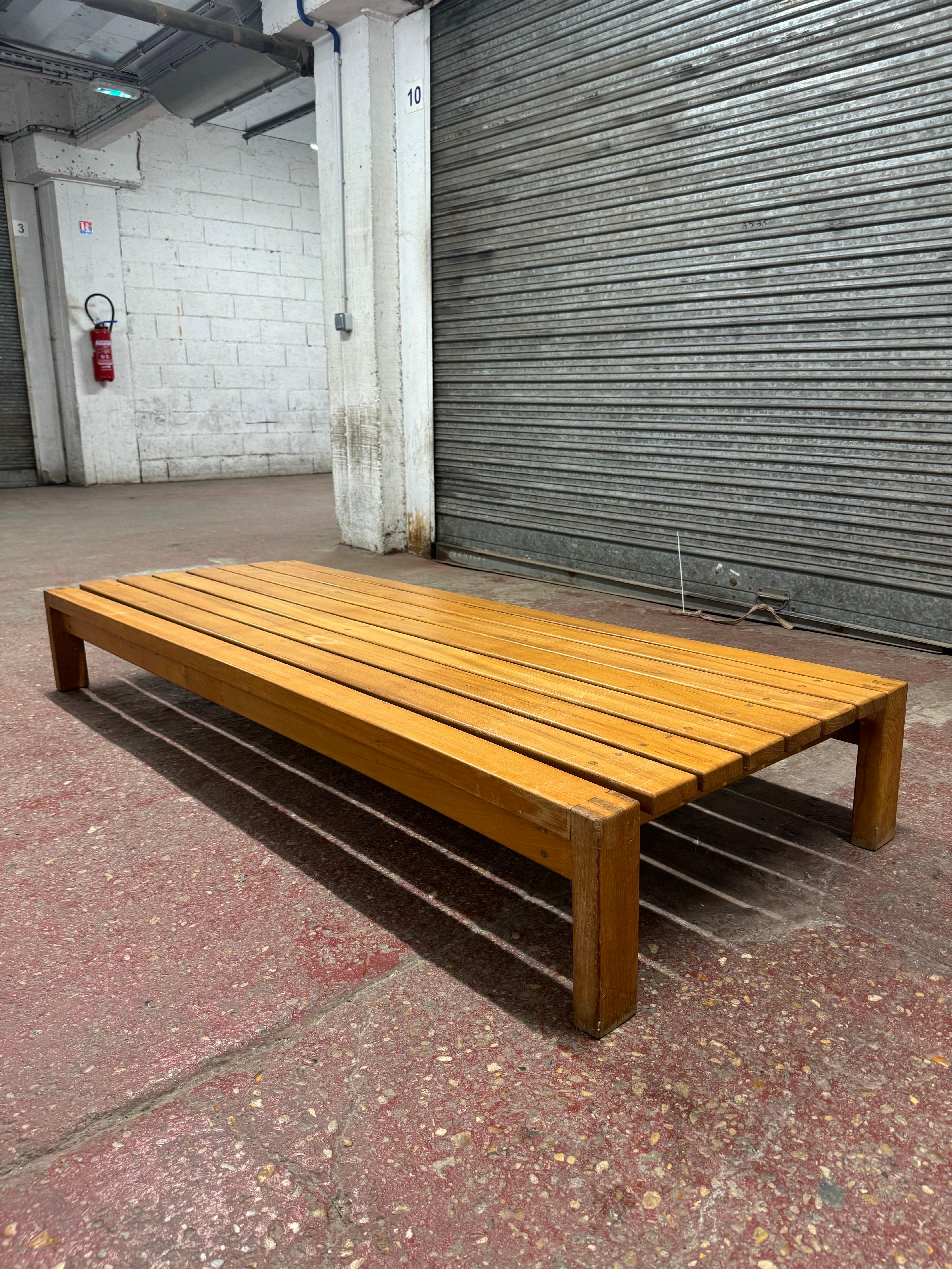 20ième siècle Banc en orme par  Maison Regain en vente