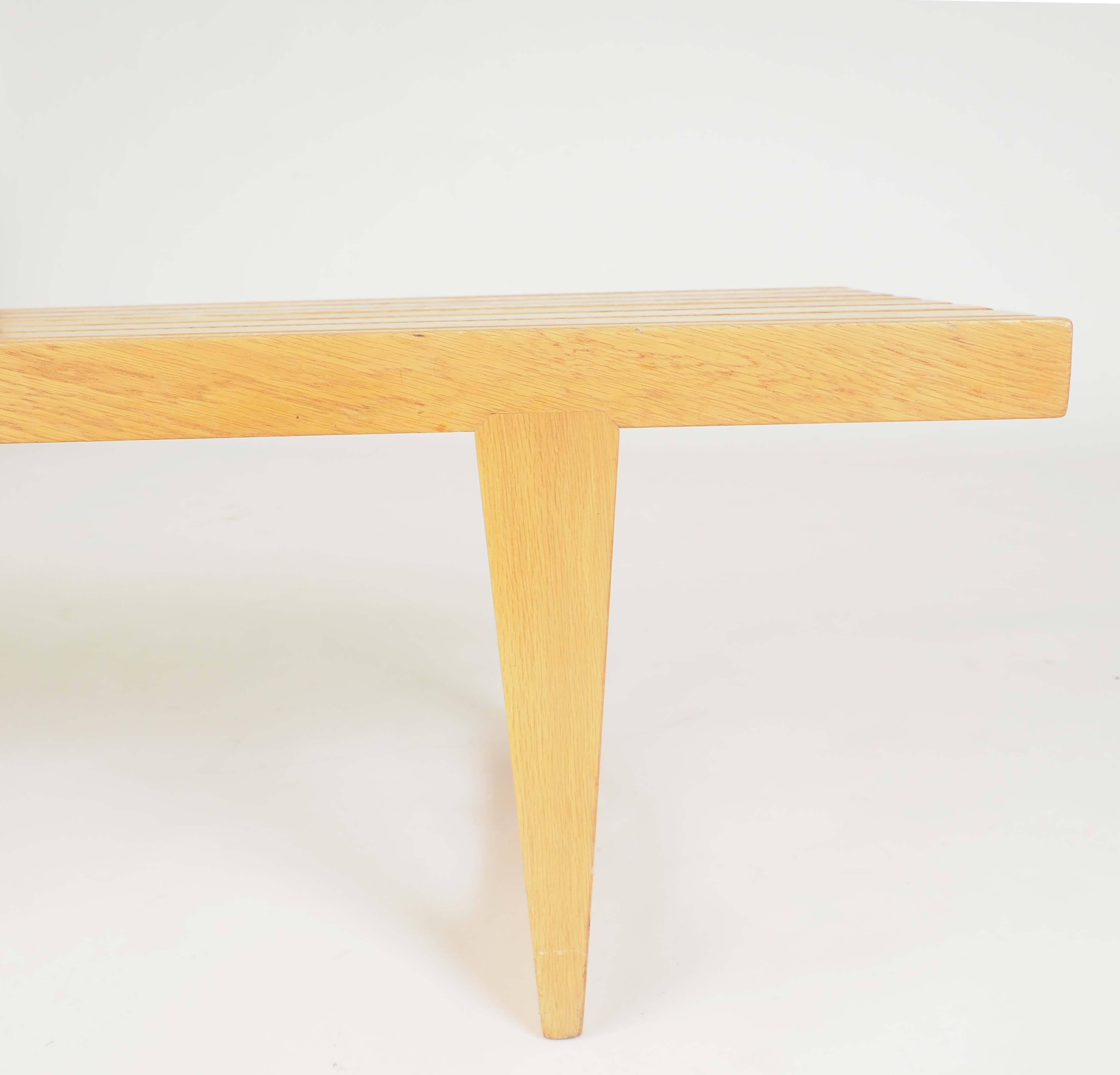 Chêne Banc en chêne massif, Tokyo, par Yngvar Sandstrm pour NK, Suède en vente