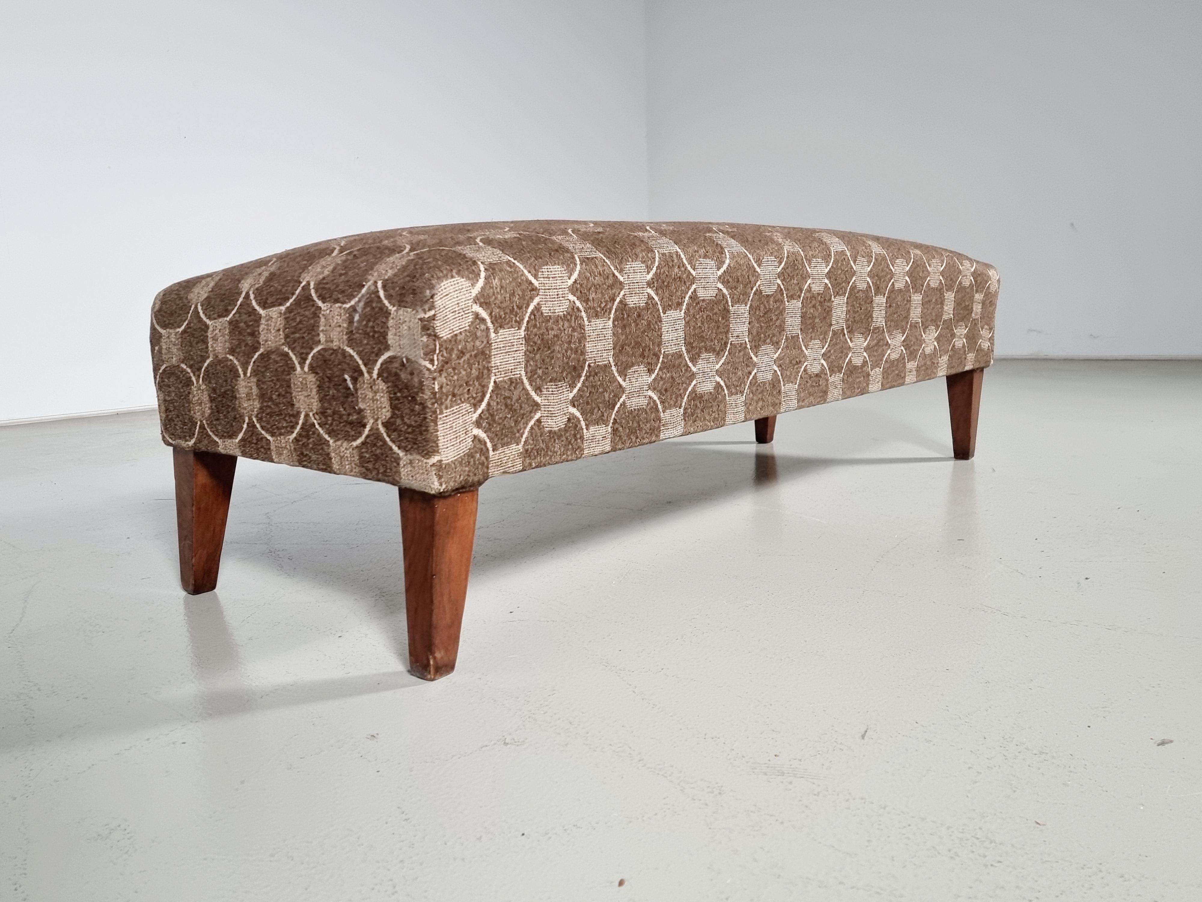 Magnificent bench in the manner of the great Architect Gio Ponti, 1950''s. The bench has the original fabric and is in very good condition. it will fit perfectly in any type of lounge or bedroom but one that is obviously upscale.

We think its an