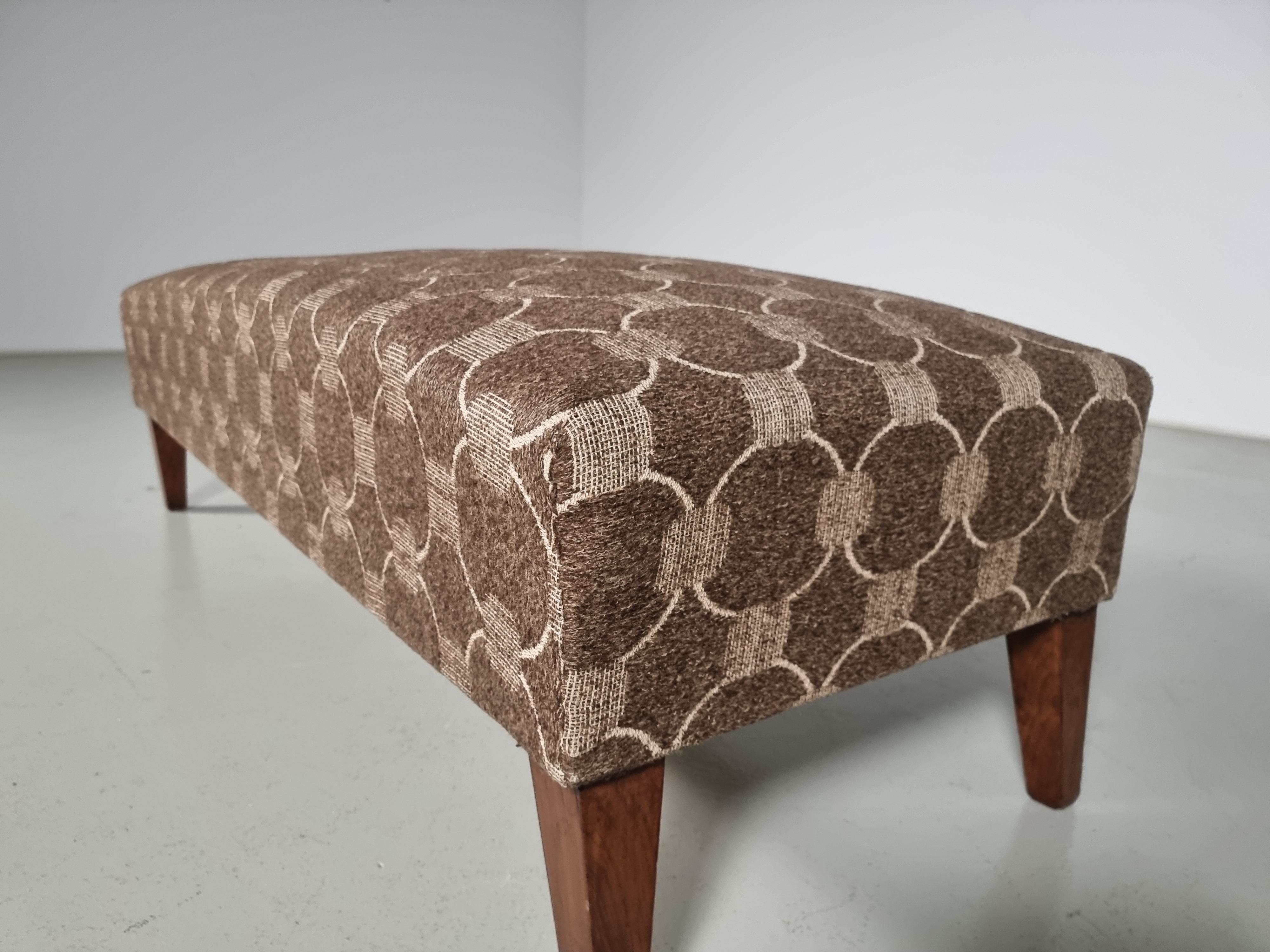 Mid-20th Century Bench in the manner of Gio Ponti in wood and fabric, 1950s For Sale