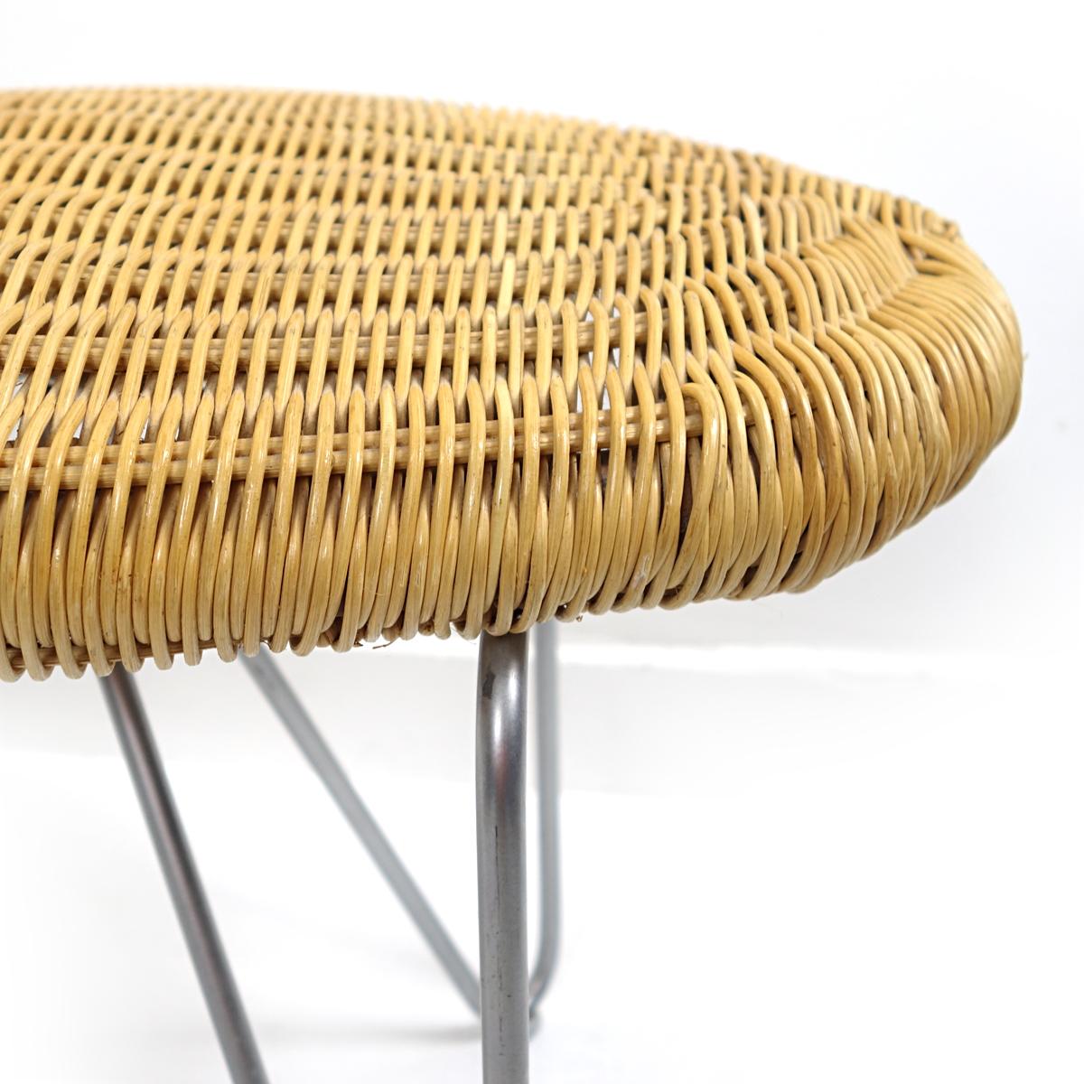 Bench in the Shape of a Peeling Peanut Made of Rattan, Wood and Stainless Steel For Sale 1