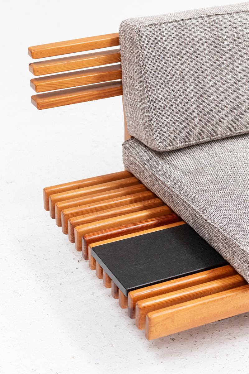 Banc dans le style de Charlotte Perriand, Japon, années 1960 Bon état à Antwerpen, BE