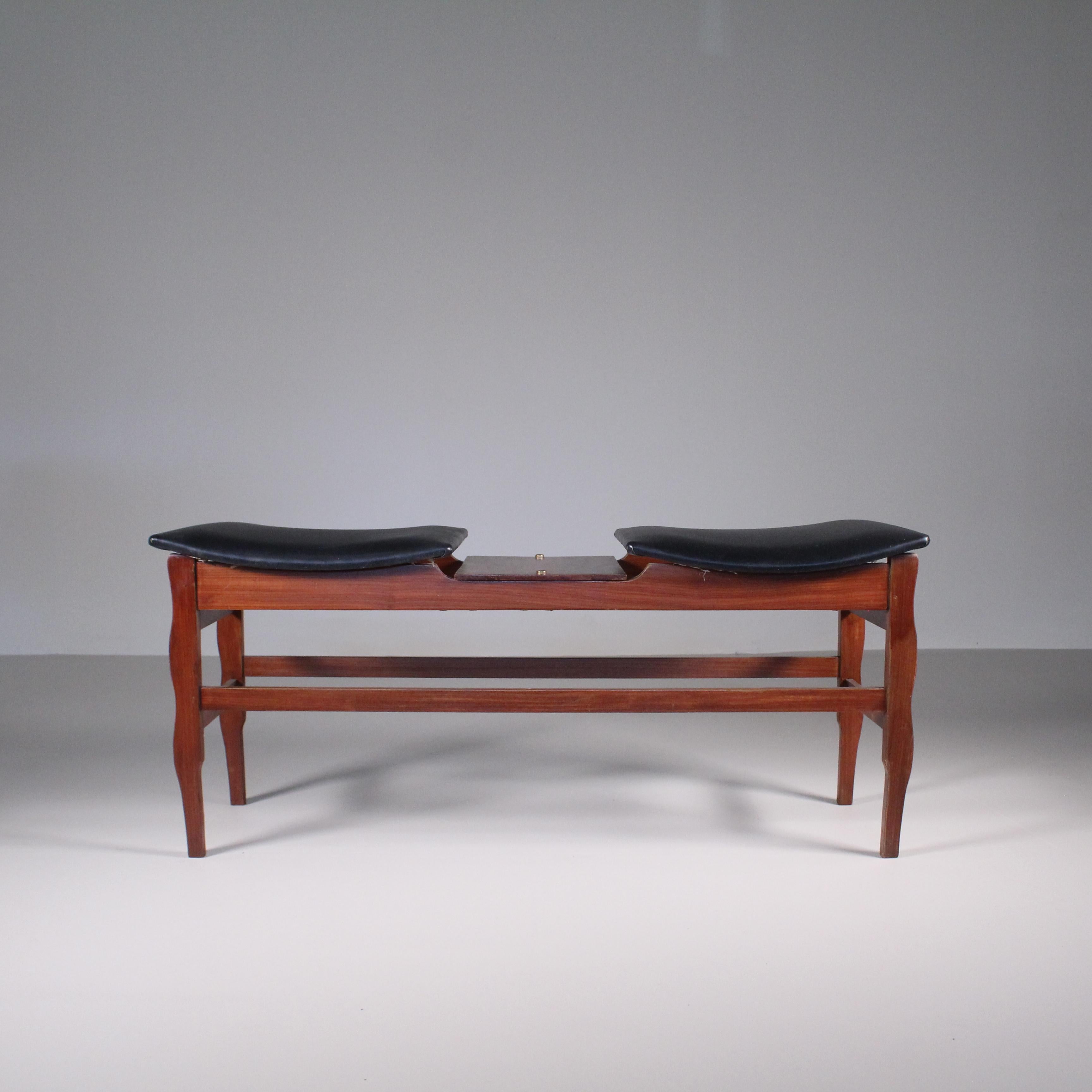 An elegant and rational object with a vague Japanese inspiration. A small bench that can be placed in a classic setting but also in a more contemporary one. 
We have restored the wood thanks to the technique of our skilled craftsmen.