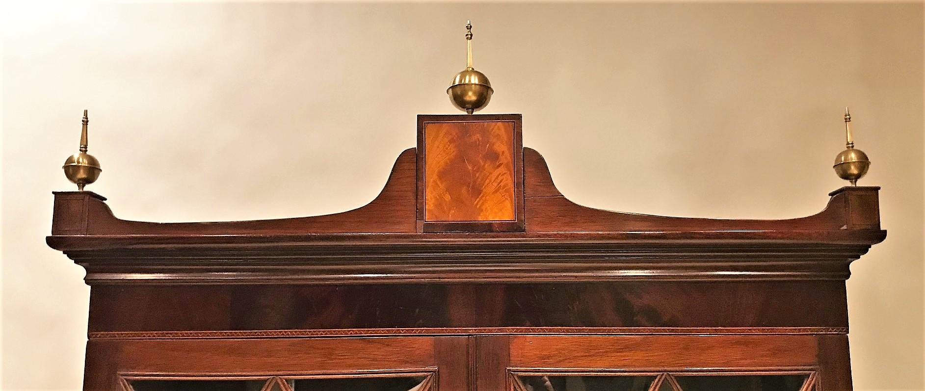 Bench made Hepplewhite Style Secretary/Bookcase, New England, Circa:1910 In Good Condition For Sale In Alexandria, VA