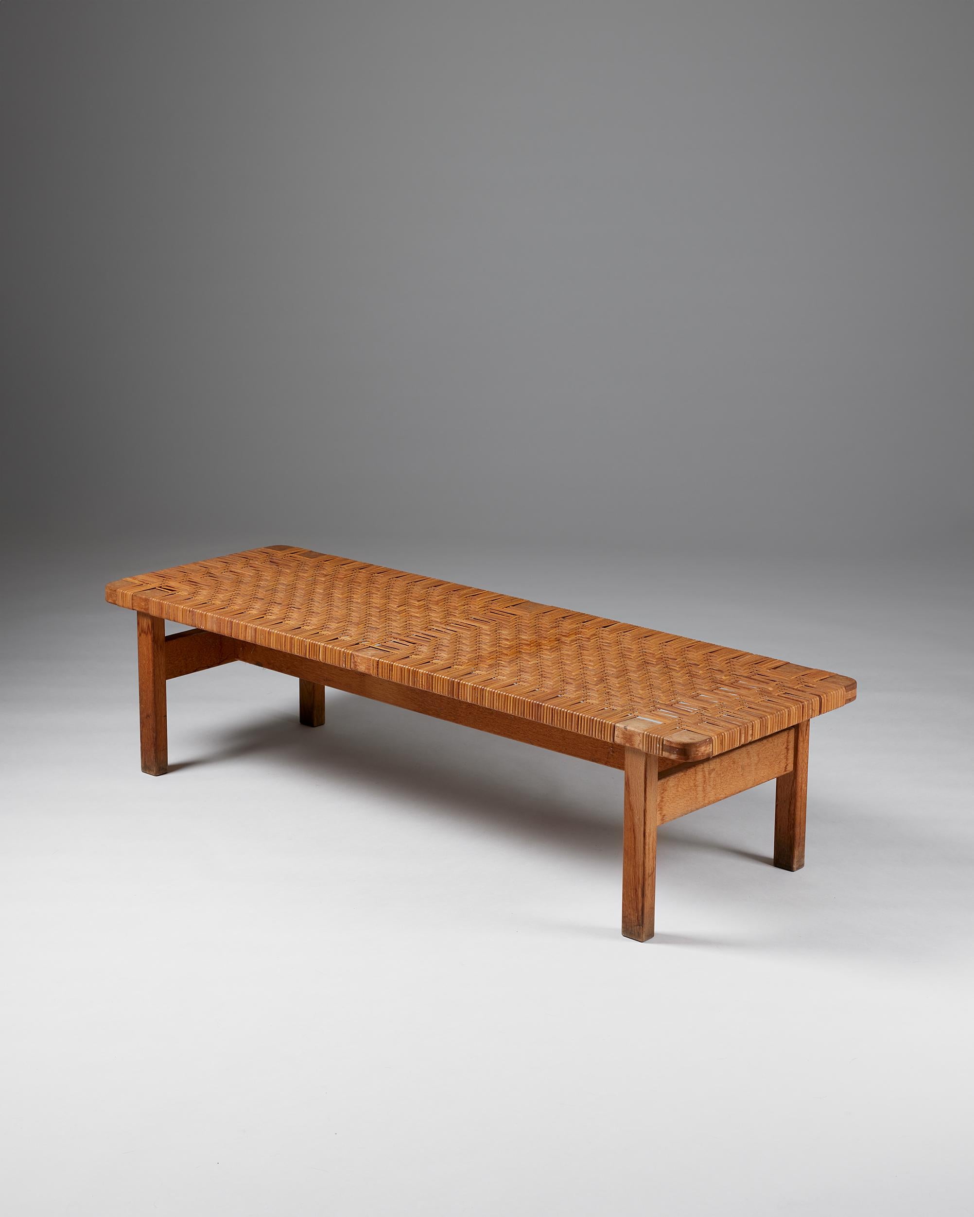 Banc modèle 5272 conçu par Börge Mogensen pour Fredericia Stolefabrik, Danemark, années 1950

Estampillé.