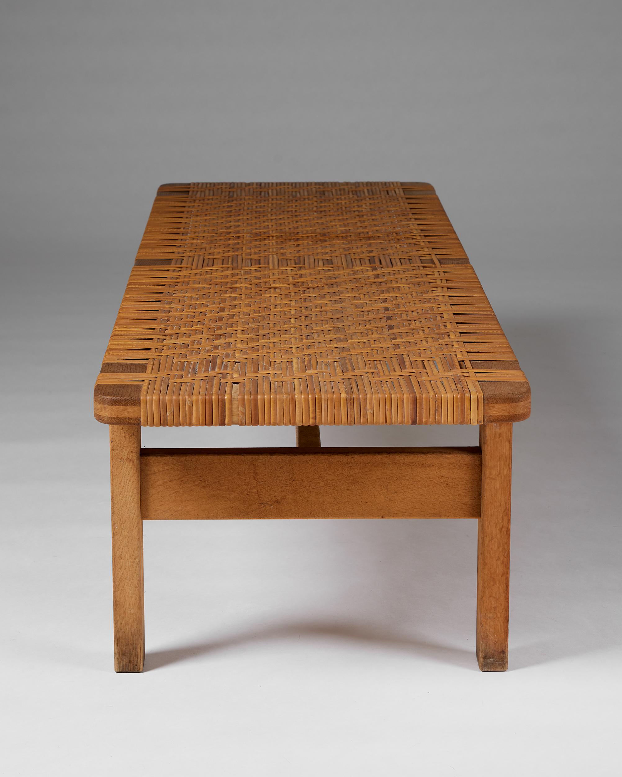Bench model 5272 designed by Börge Mogensen for Fredericia Stolefabrik, Denmark In Good Condition In Stockholm, SE