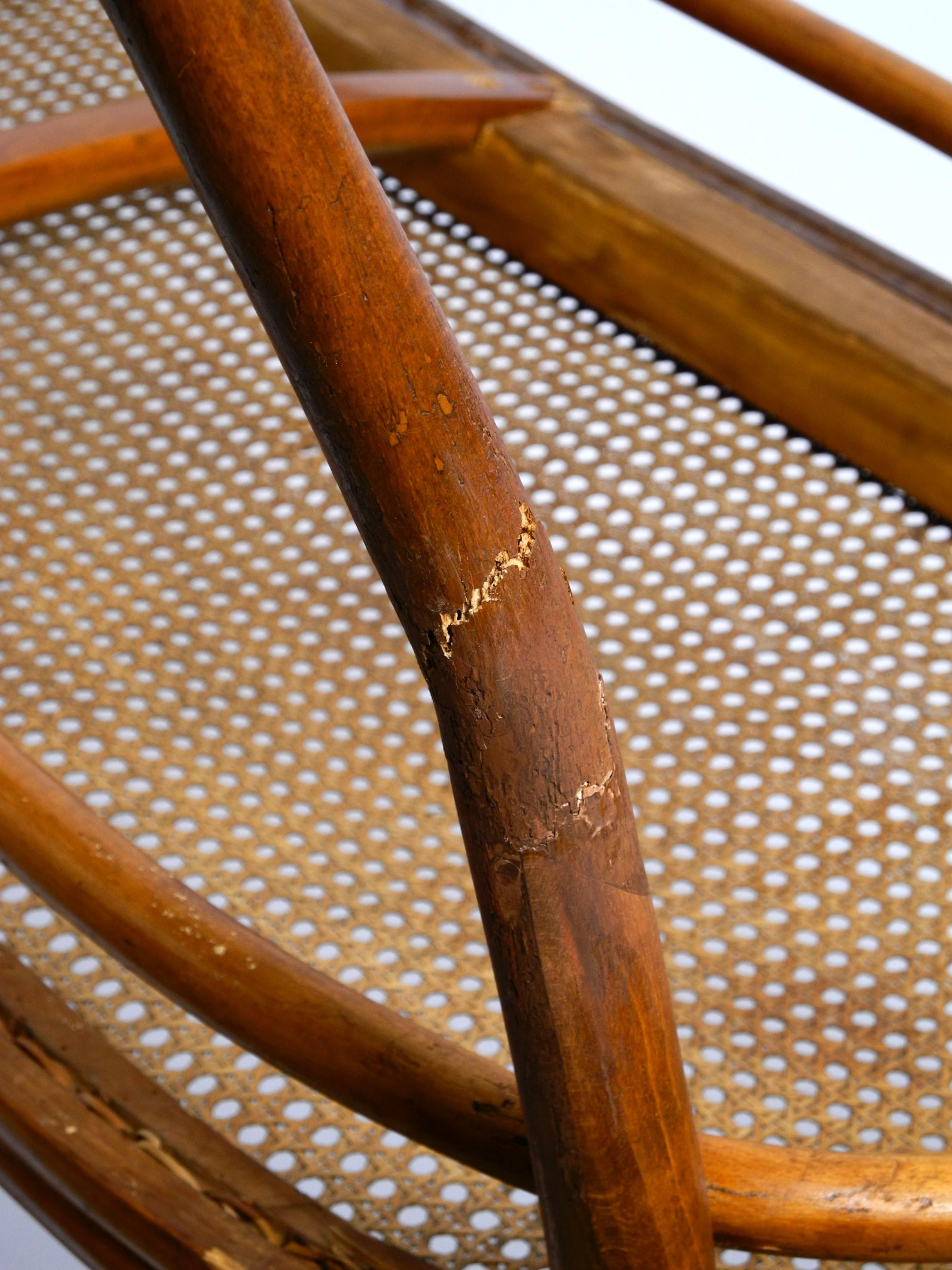 Bench No. 5 Thonet 1858 made of bent beech and wickerwork  restoration needed For Sale 3