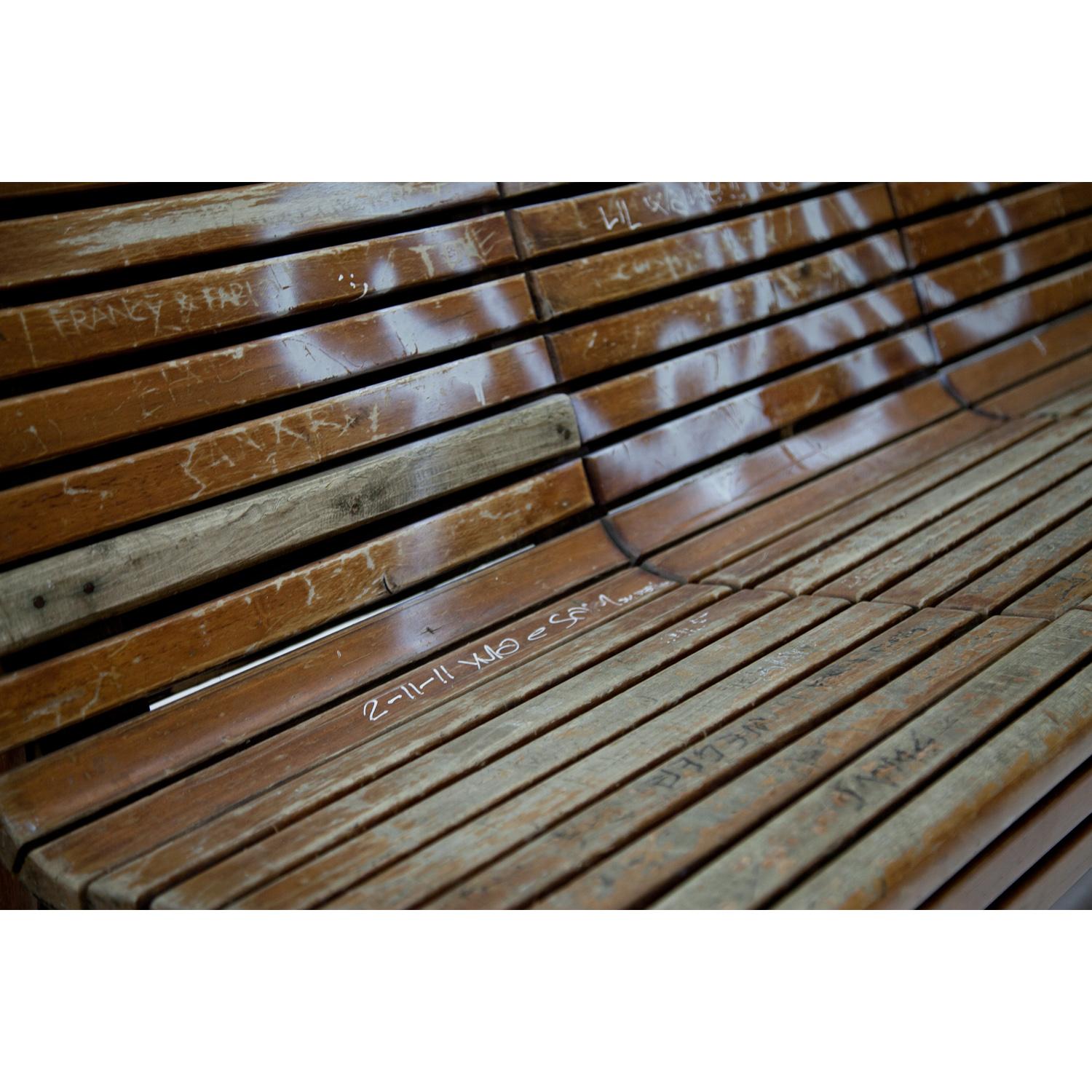 Bench of a Train Station, Italy, Mid-20th Century In Distressed Condition In Greding, DE