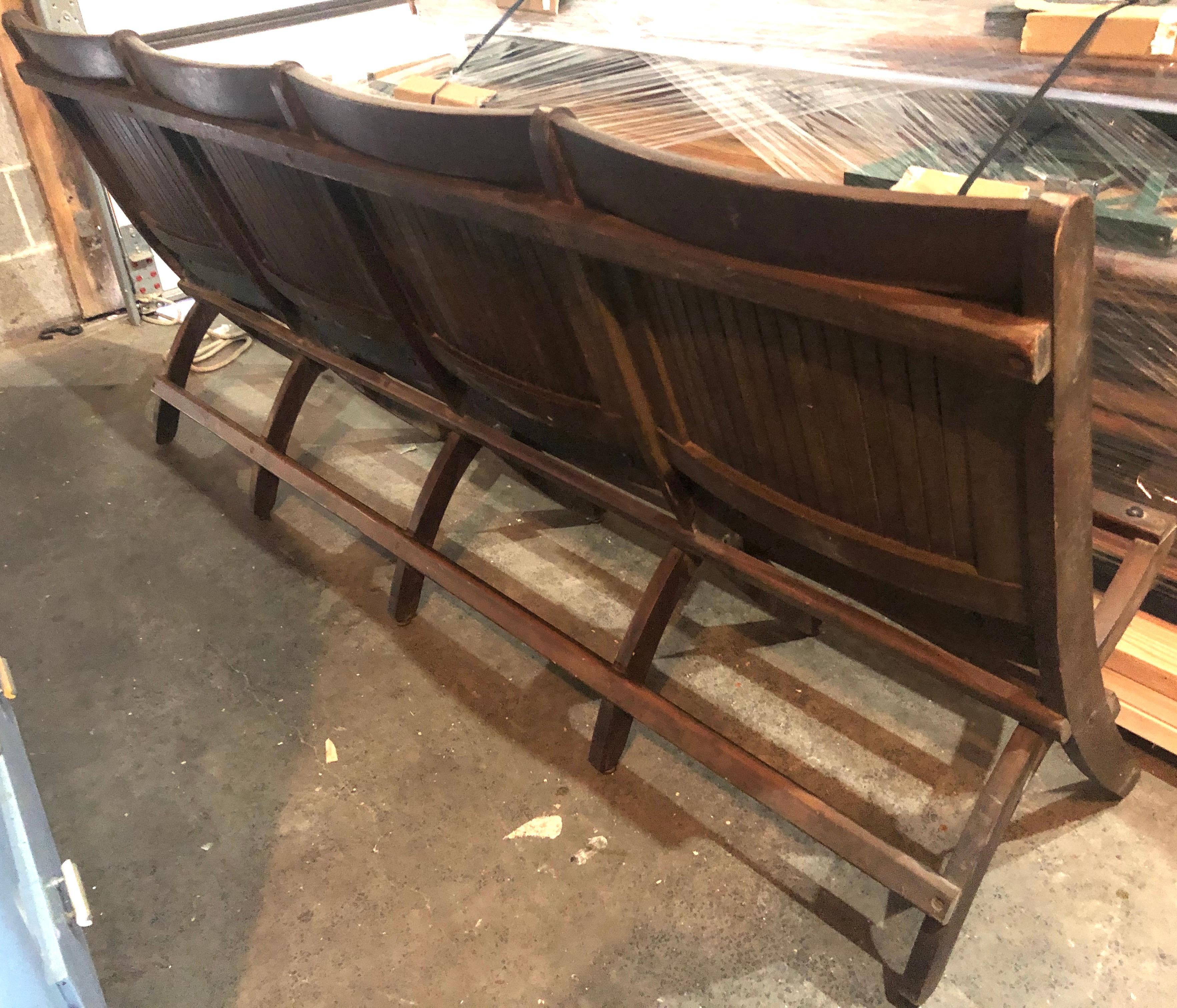 American Bench of Oak, 4-Seat, Folding, circa 1920s for Restaurant, Hotel Lobby, Hallway For Sale