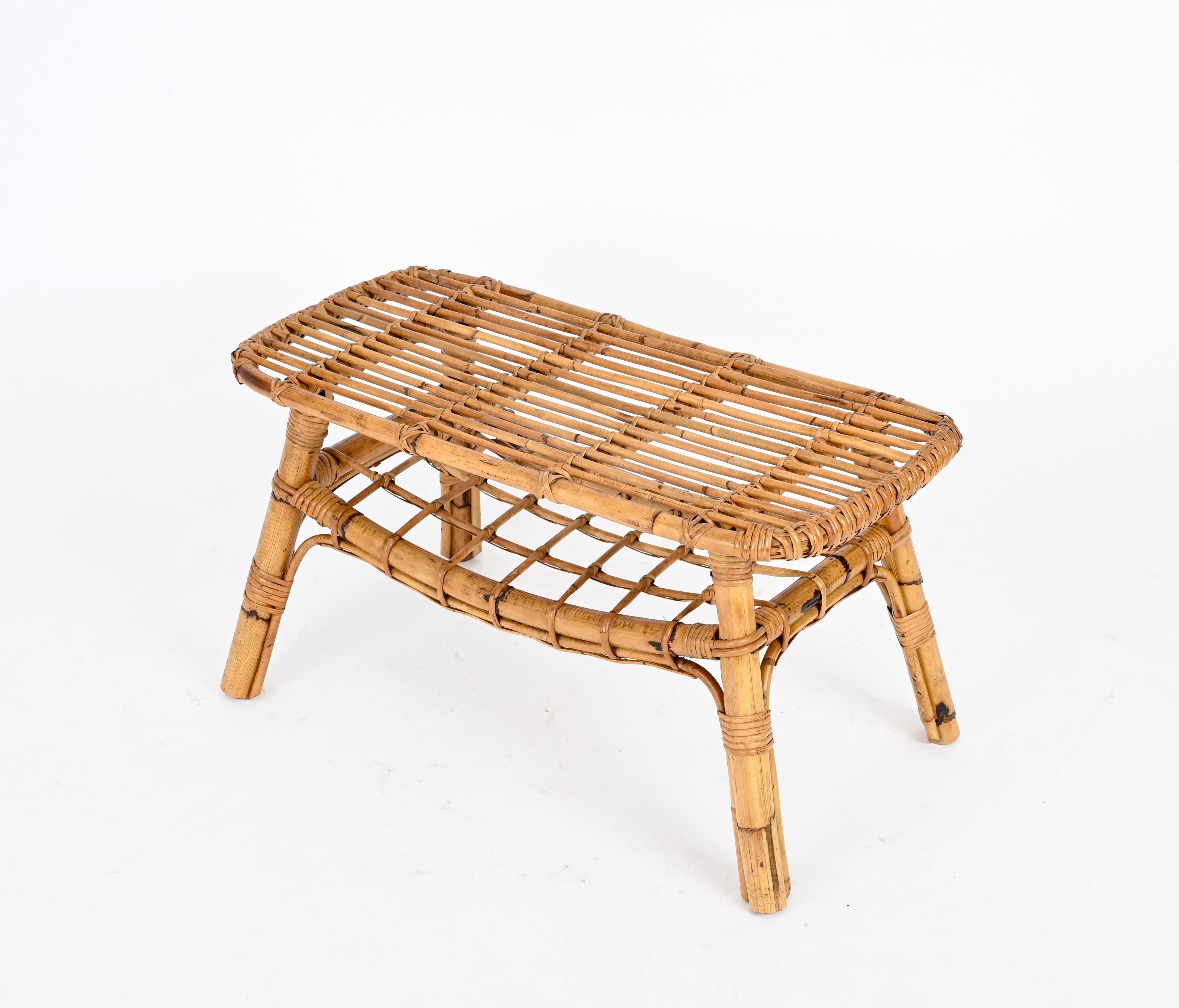 Bank oder Kaffee  Beistelltisch aus Rattan und Korbweide von Tito Agnoli, Italien 1960er Jahre im Angebot 9