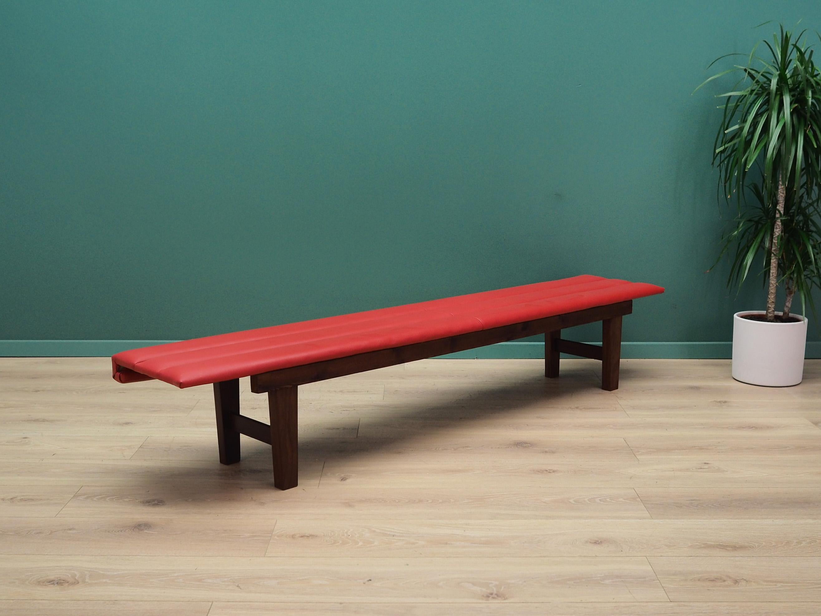 Bench Red Eco-Leather, Danish Design, 1990s In Good Condition For Sale In Szczecin, Zachodniopomorskie